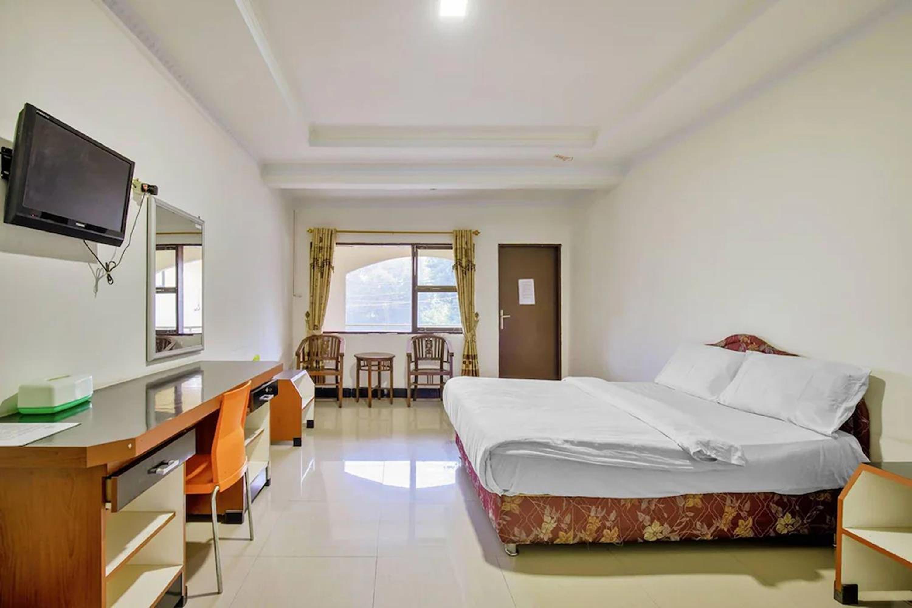 Standard Double Room - Photo 10