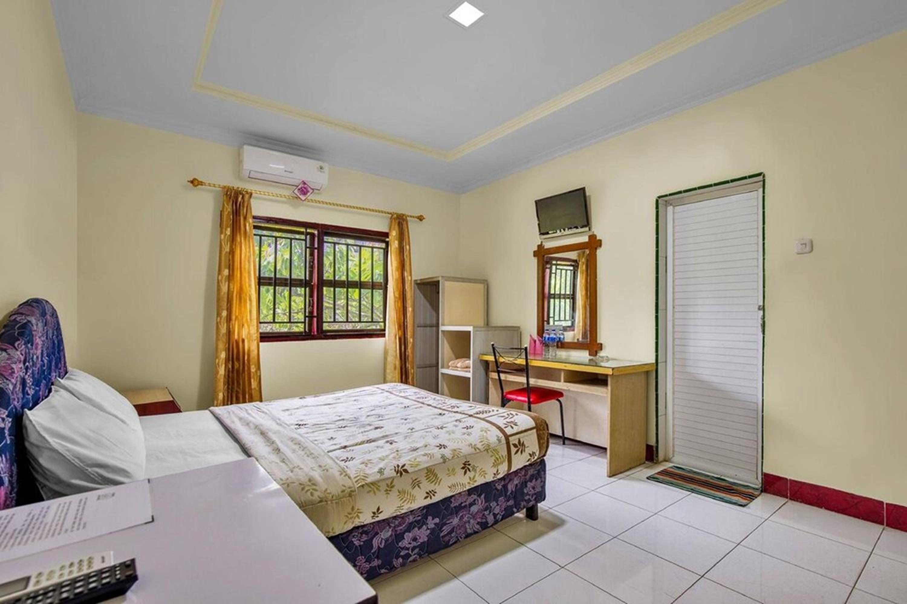 Standard Double Room - Photo 9