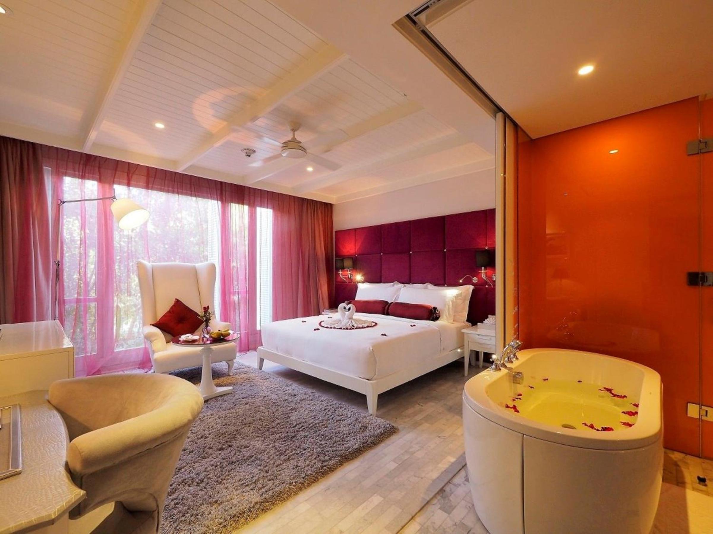 Deluxe Room King bed (1King Bed)