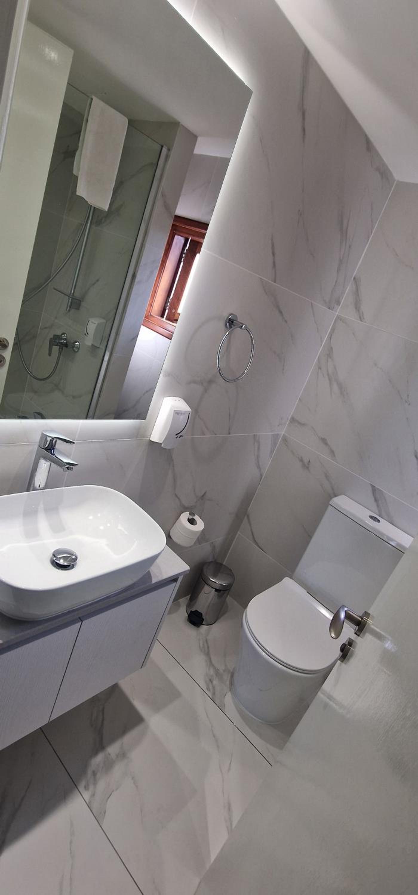 Budget Double Room - Photo 2