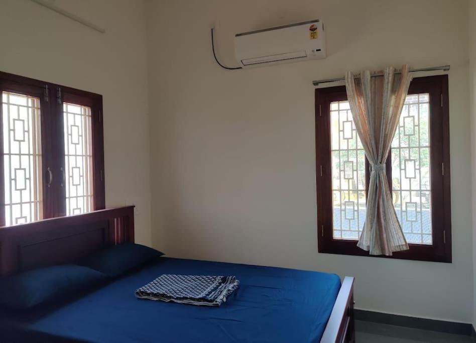 Two-Bedroom House photo 3