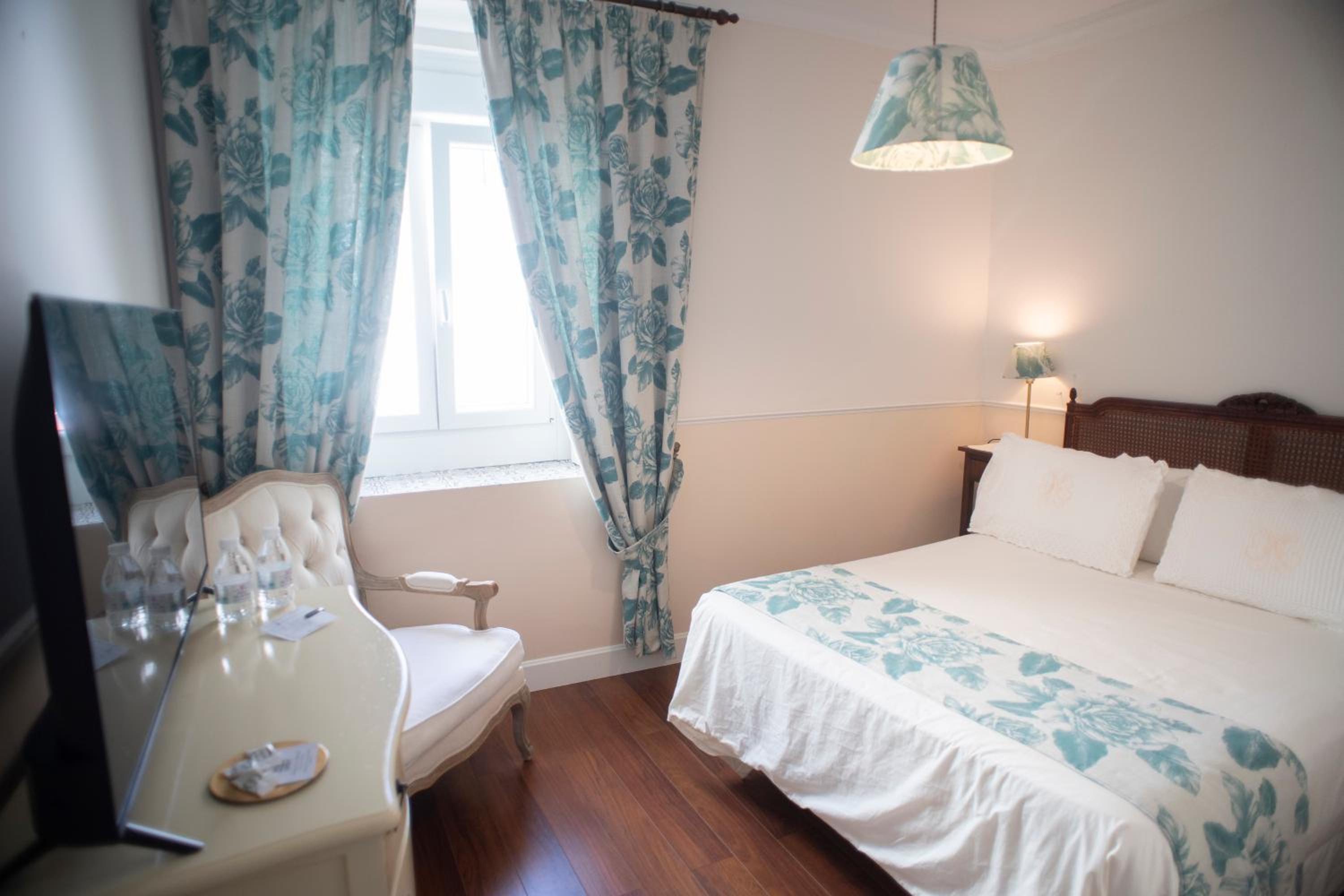 Standard Double Room - Photo 25