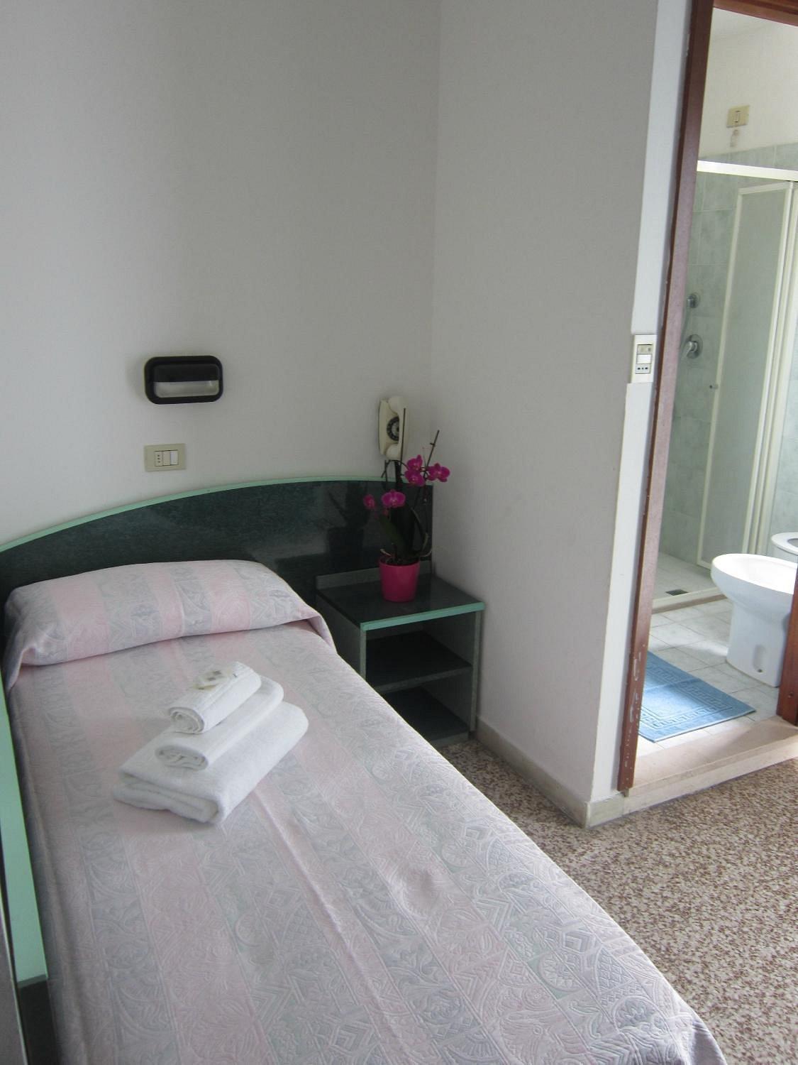 Single Room photo 1