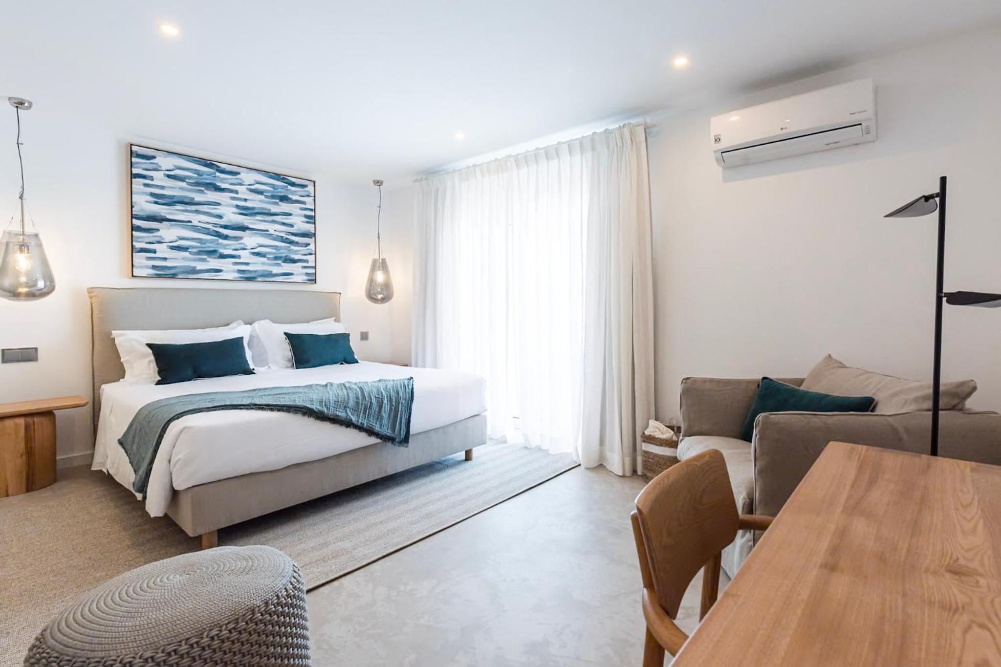 Deluxe Double Room with Balcony and Sea View photo 1