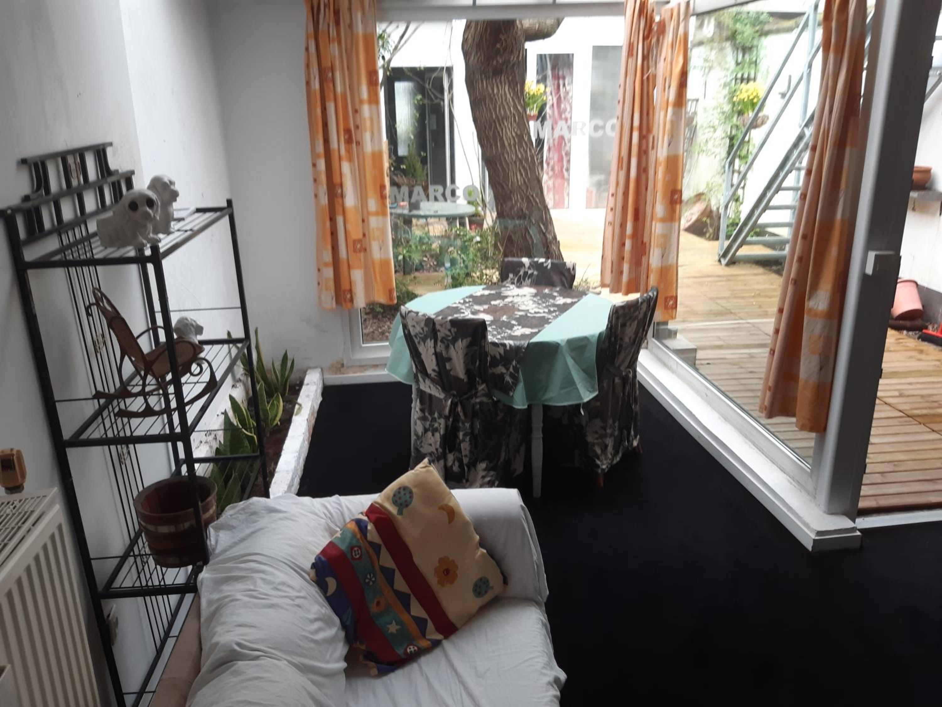 Budget Triple Room - Photo 6