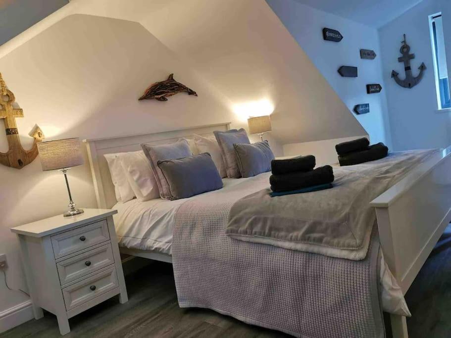 Three-Bedroom House photo 2
