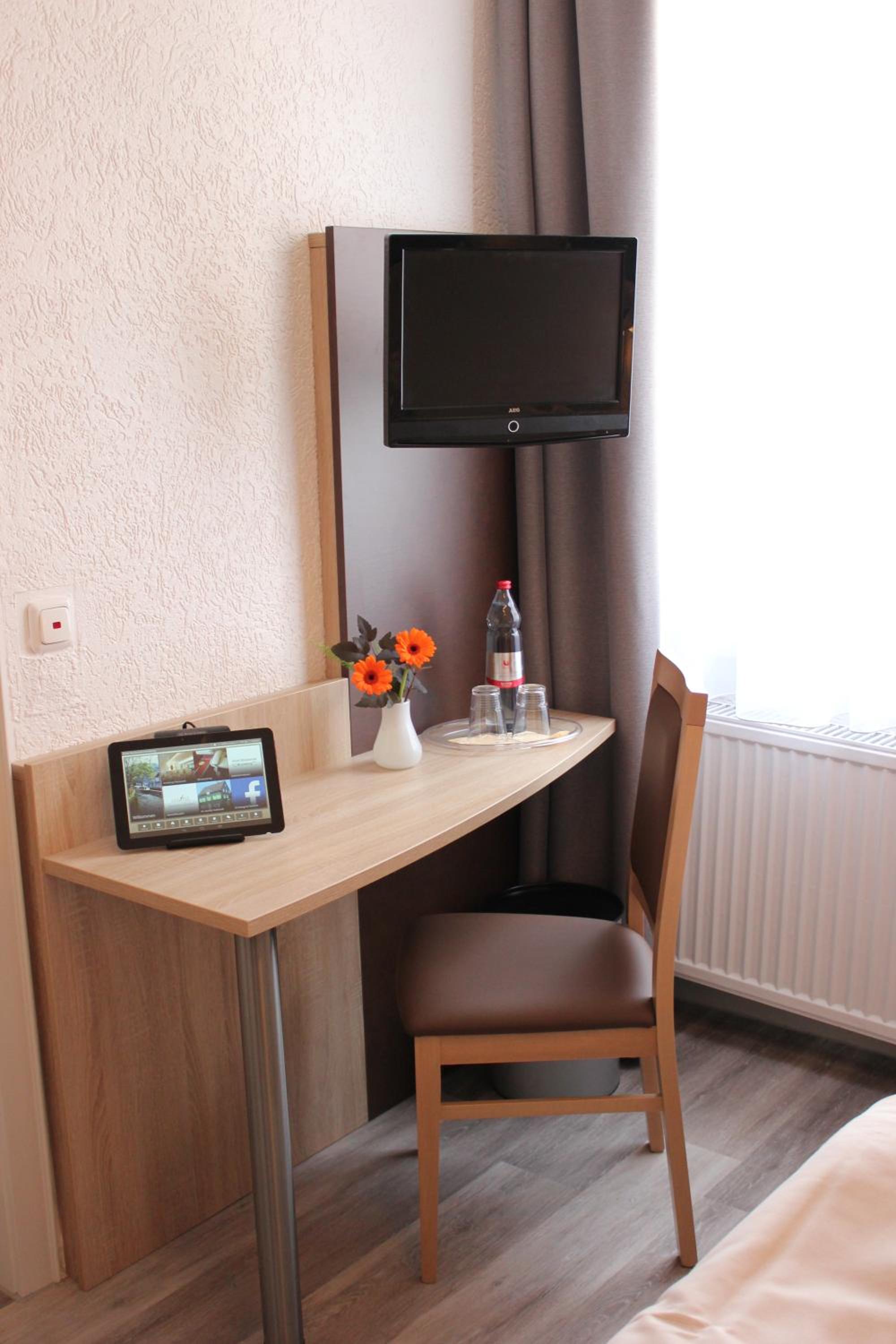 Double Room - Photo 7