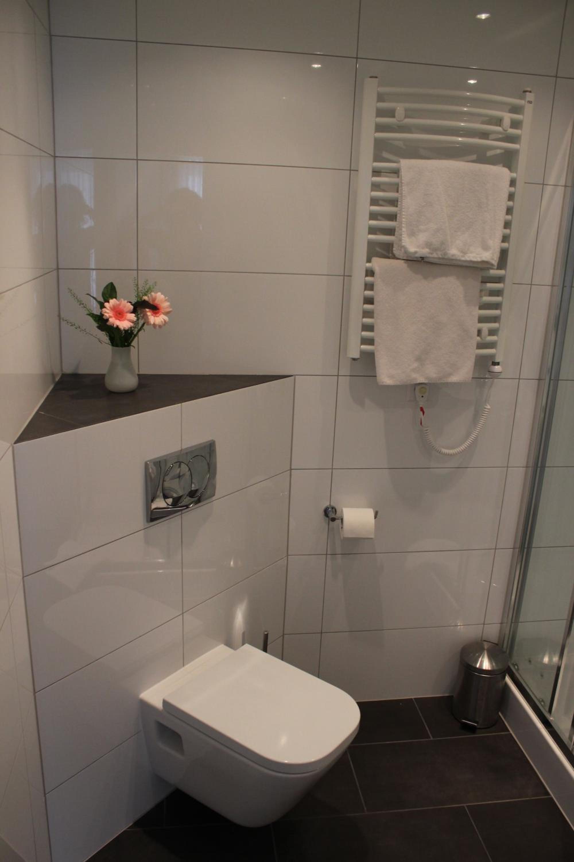 Double Room - Photo 6