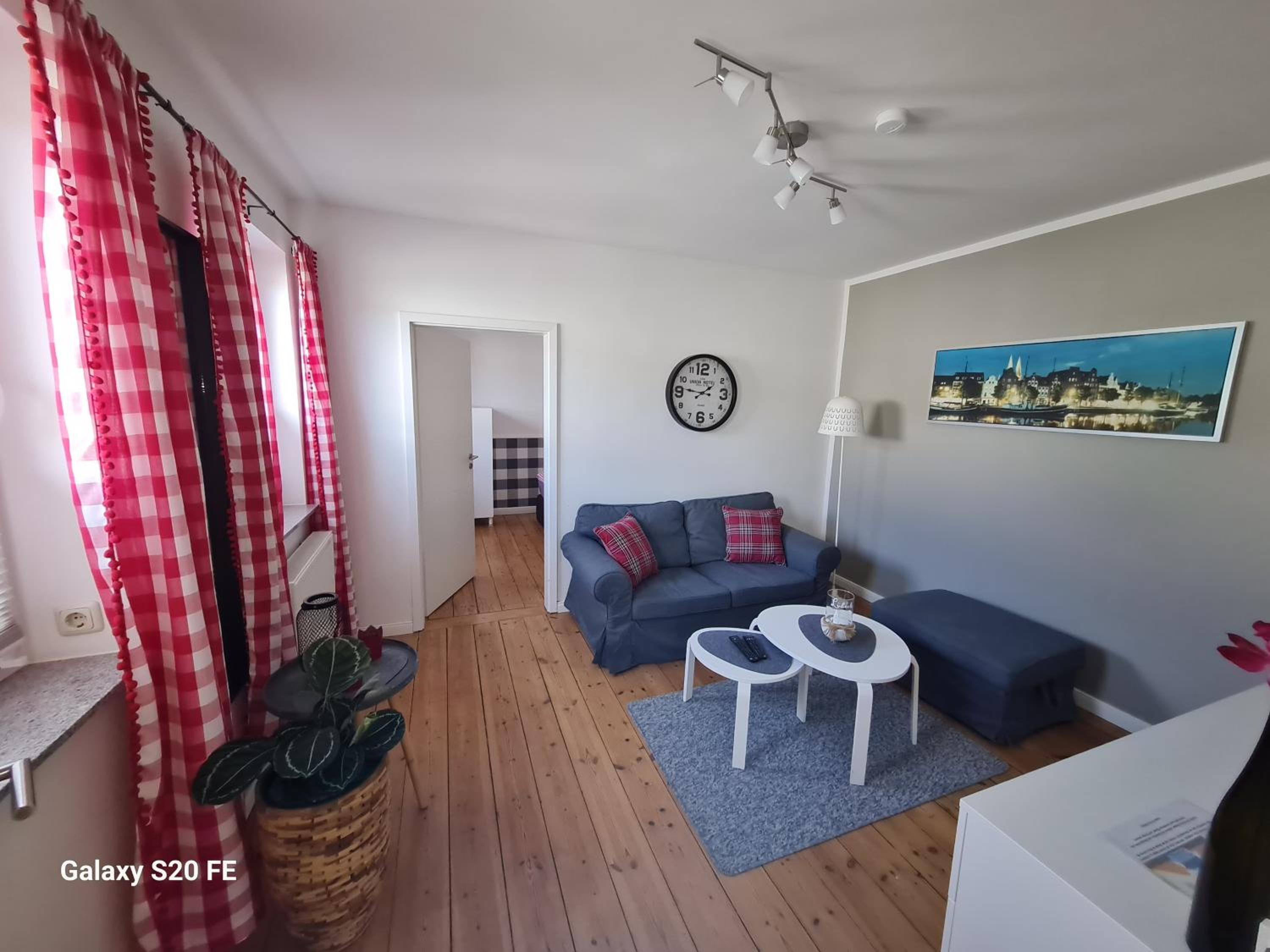 Apartment photo 2