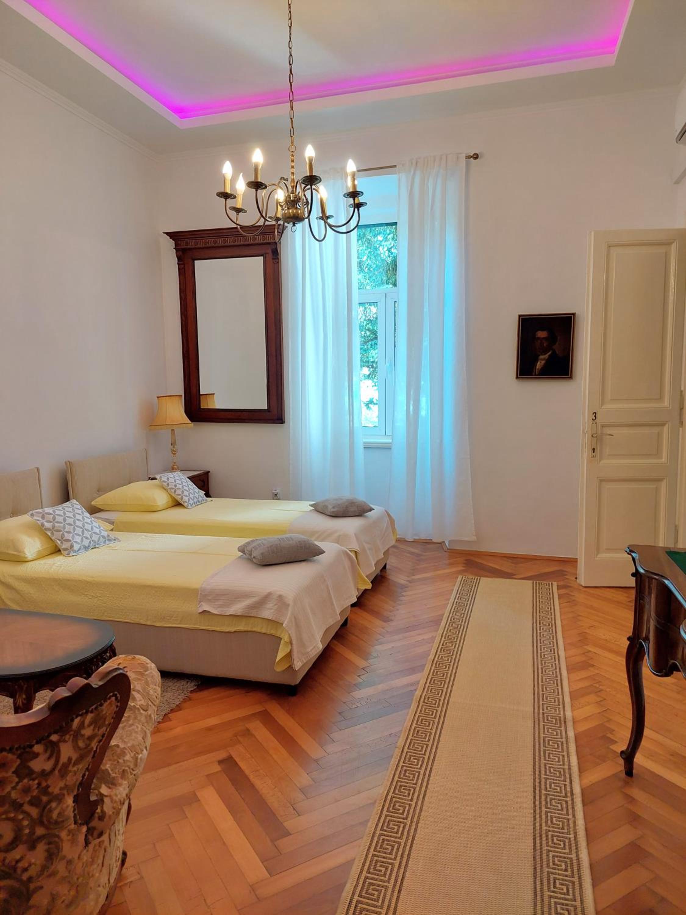Large Twin Room
