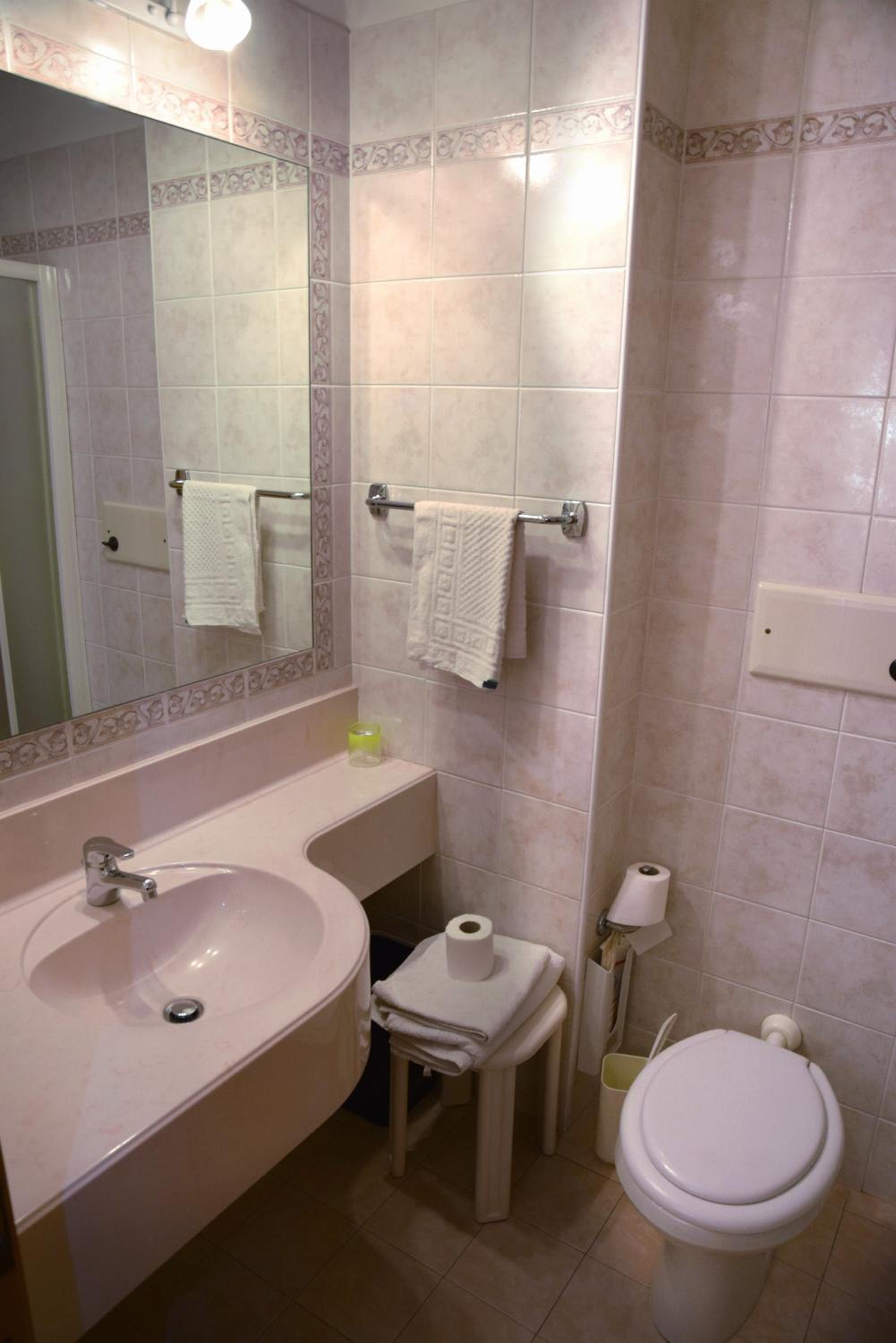 Classic Quadruple Room - Photo 3