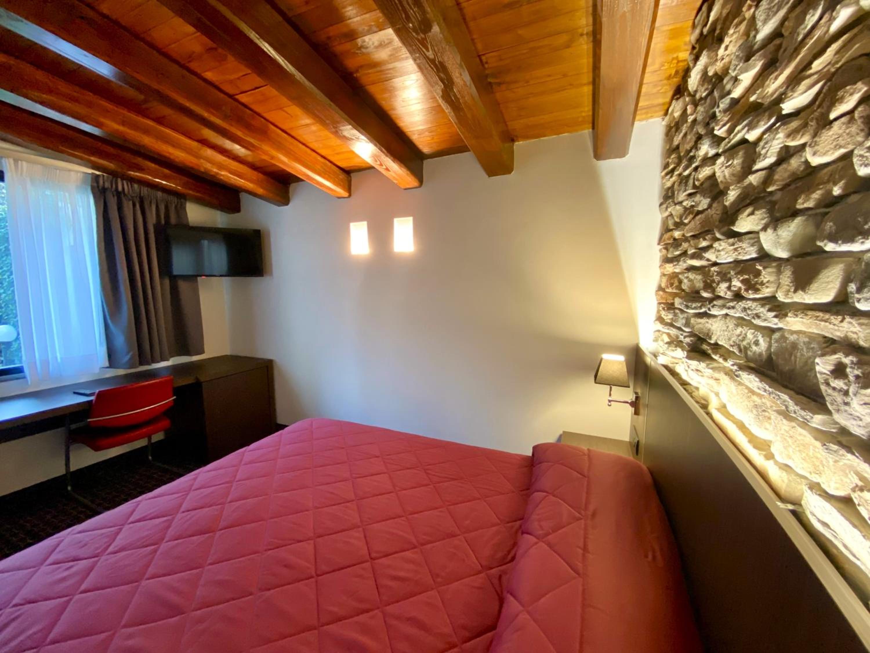 Double Room with Private Bathroom photo 2