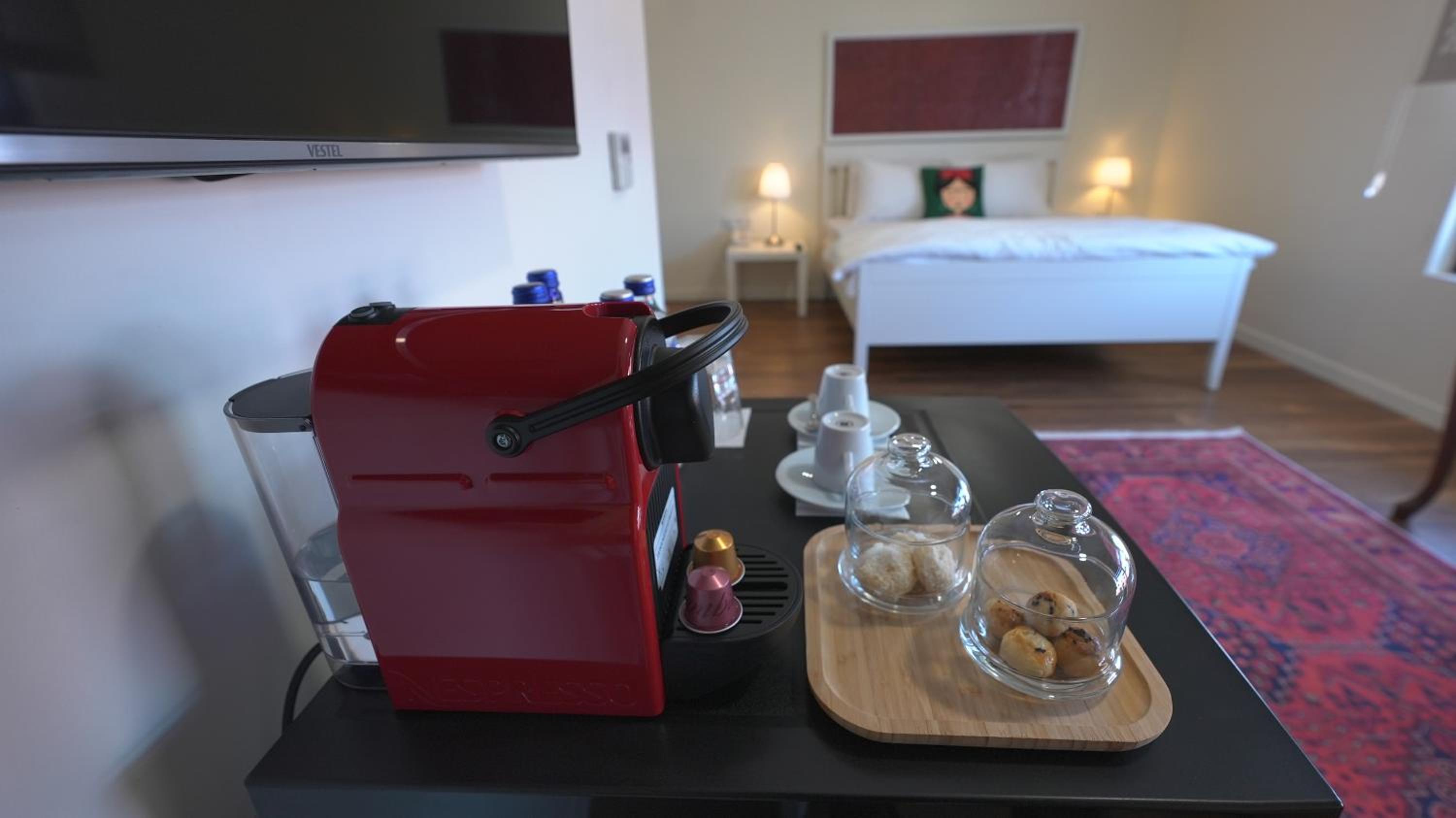 Deluxe Queen Room - Photo 17