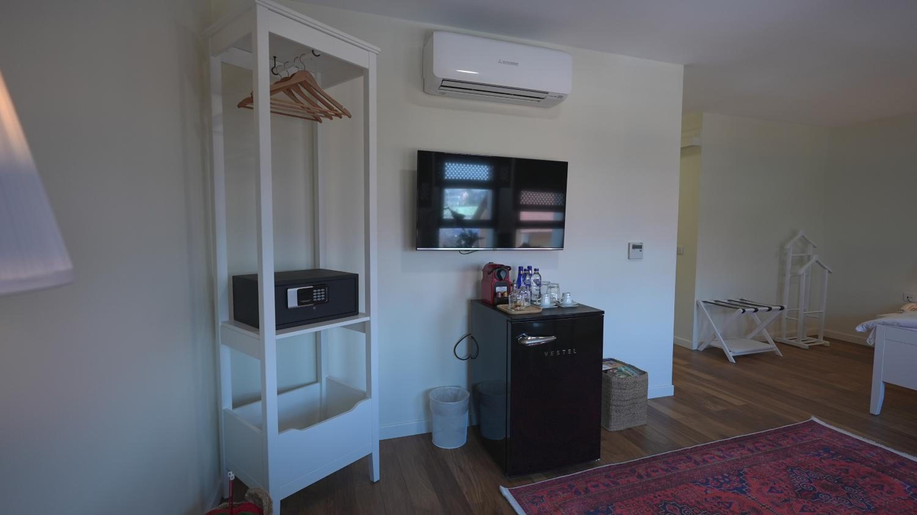 Deluxe Room - Photo 37