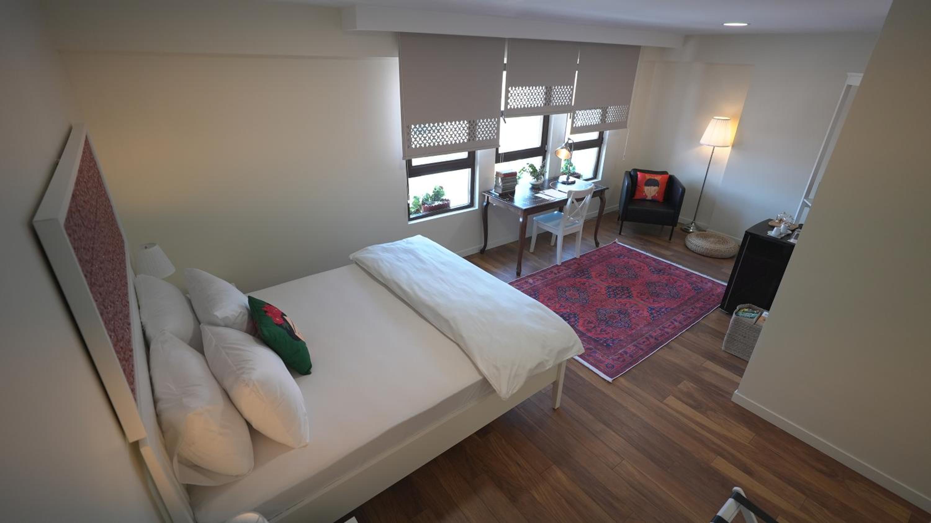 Deluxe Room - Photo 29