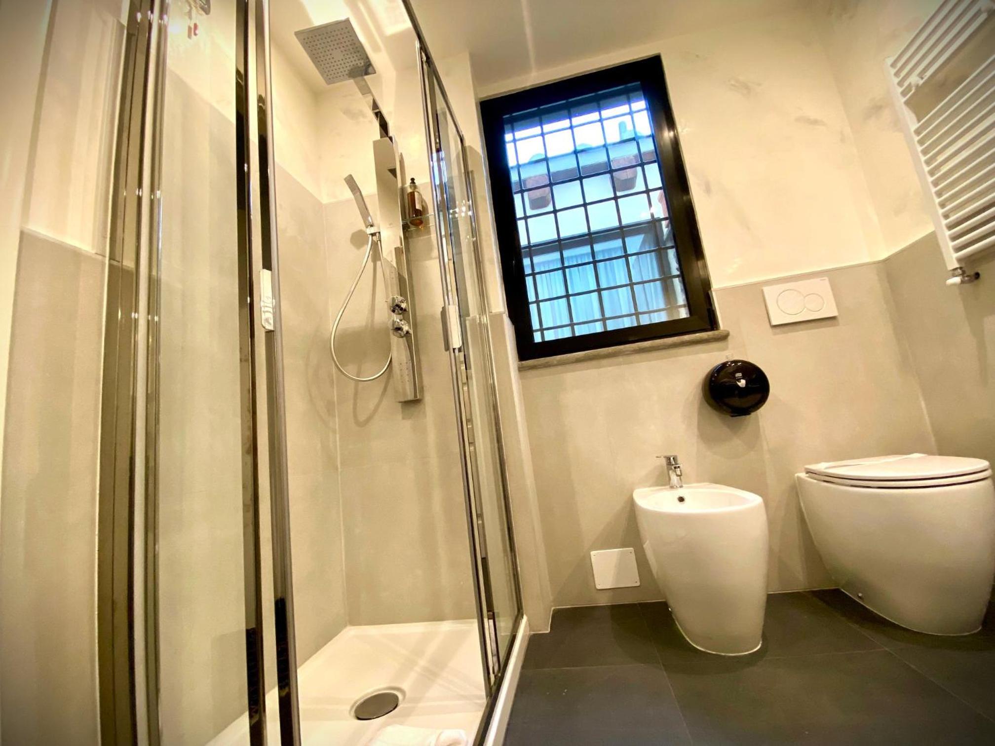 Double Room with Private Bathroom photo 3