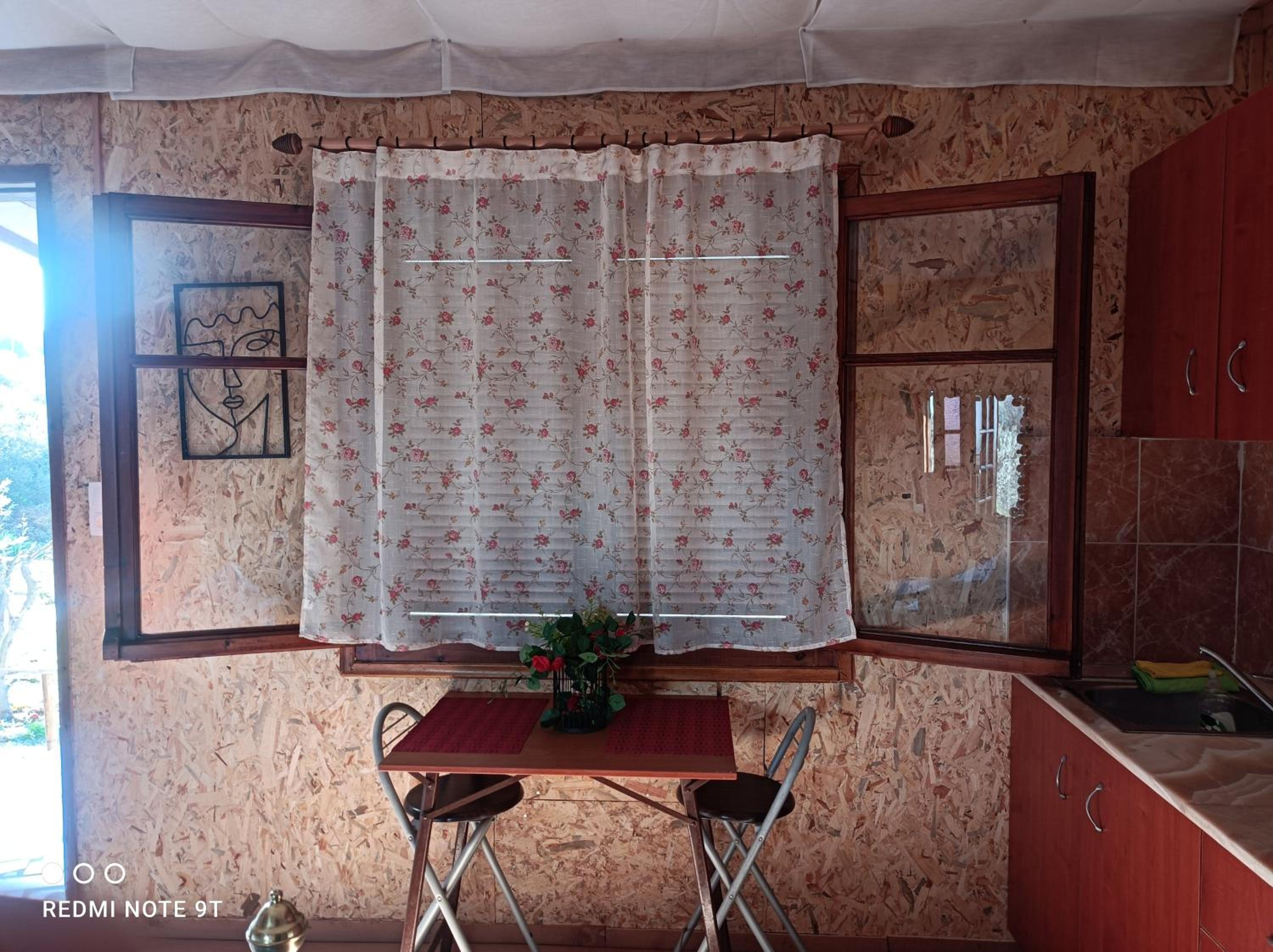 One-Bedroom House - Photo 3