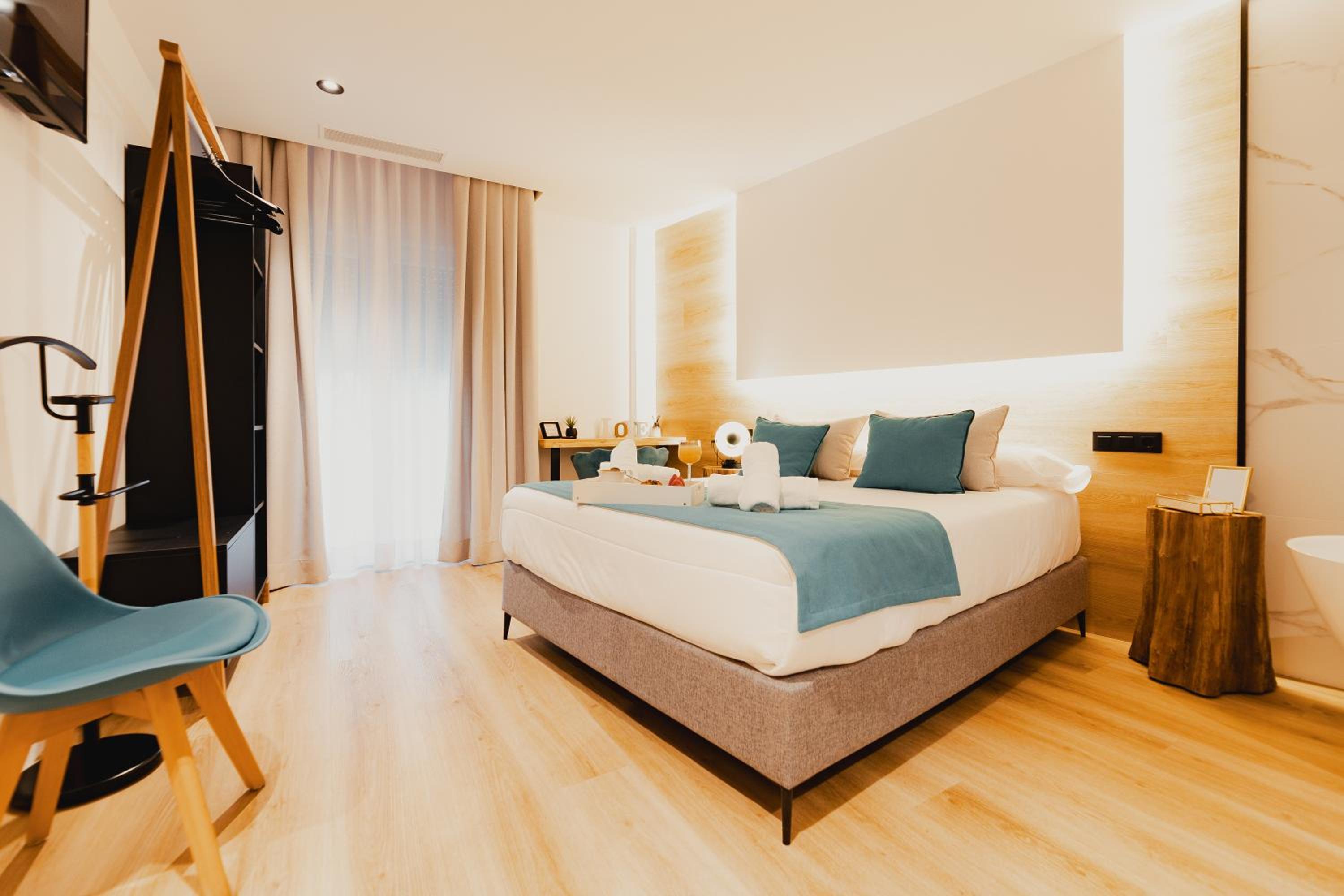 Deluxe Double or Twin Room with Balcony photo 2