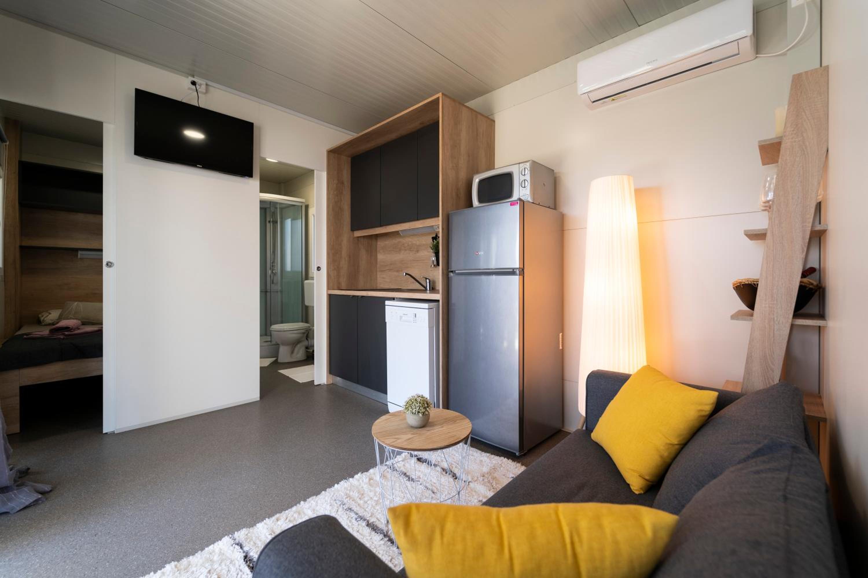 Mobile Home photo 2
