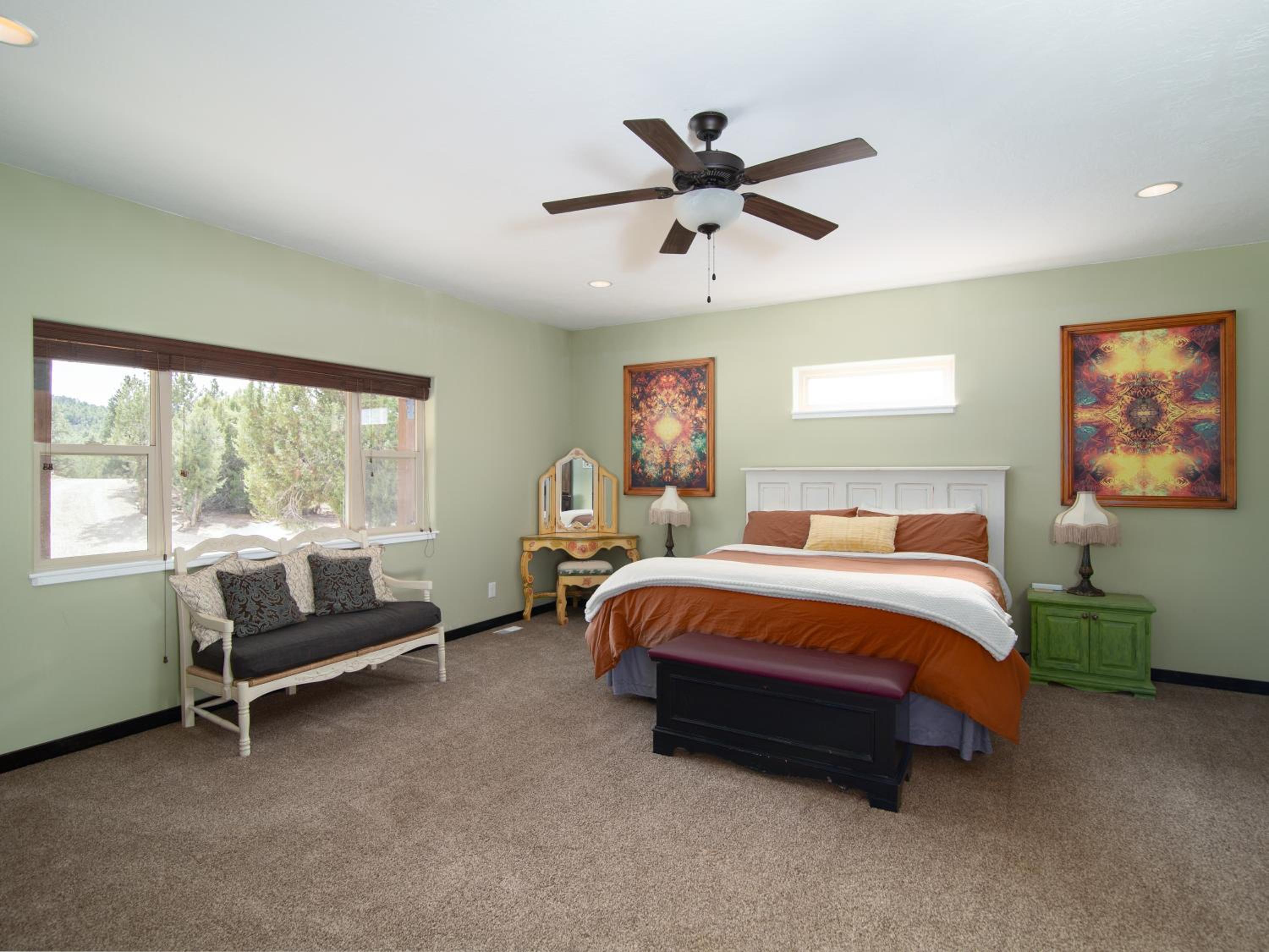Six-Bedroom House photo 1