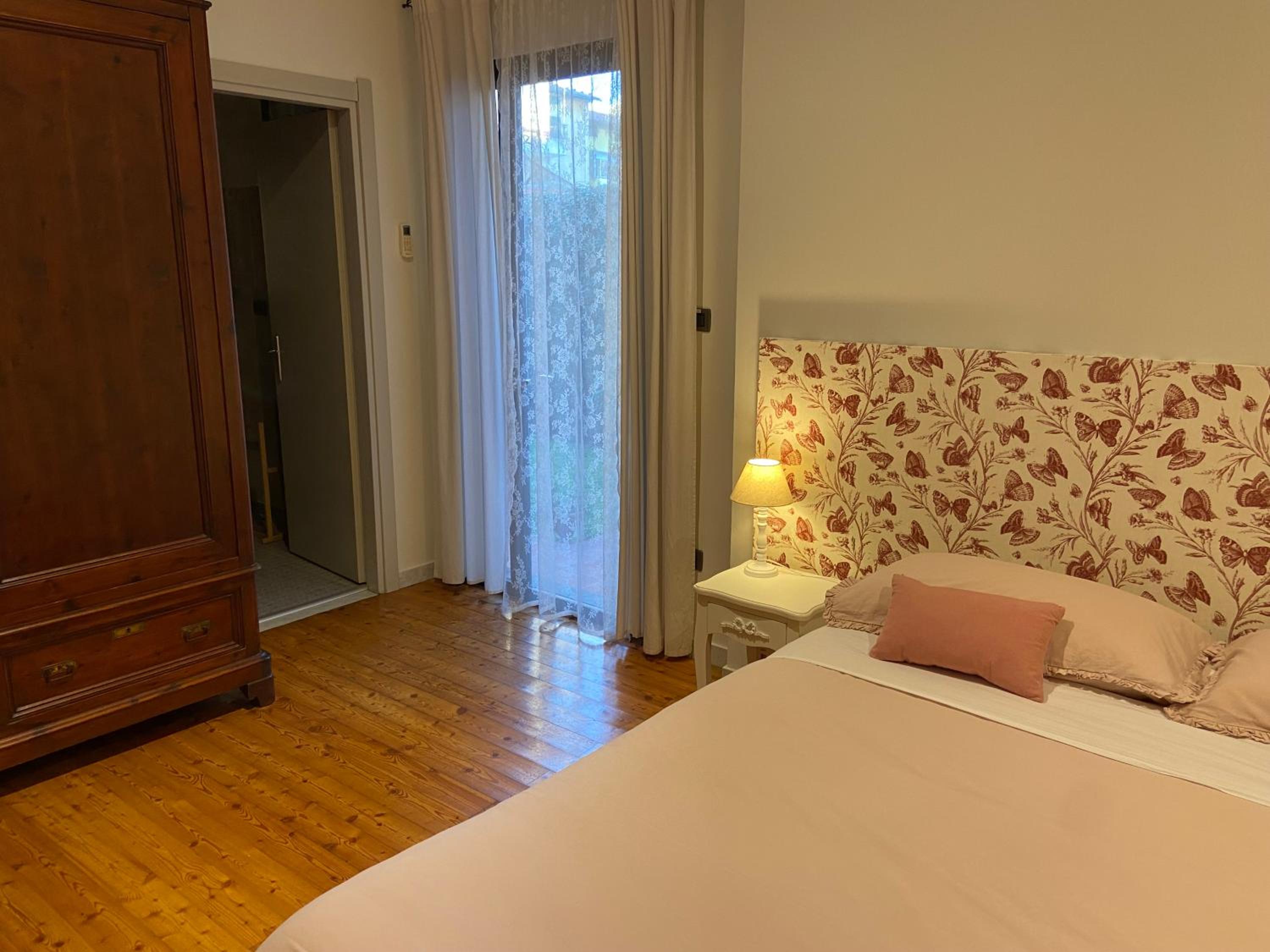 Queen Room with Garden View - Photo 39