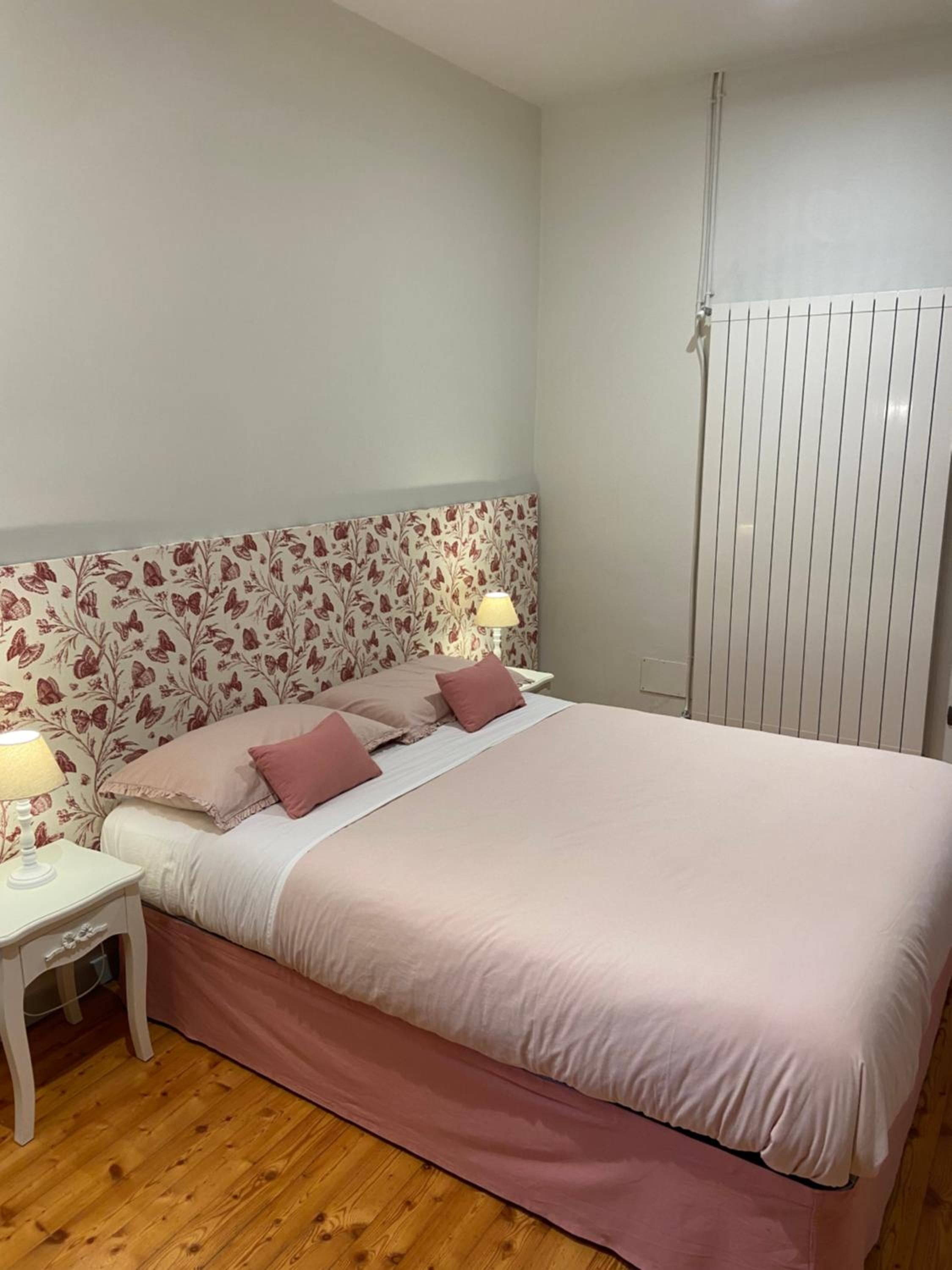 Queen Room with Garden View - Photo 33