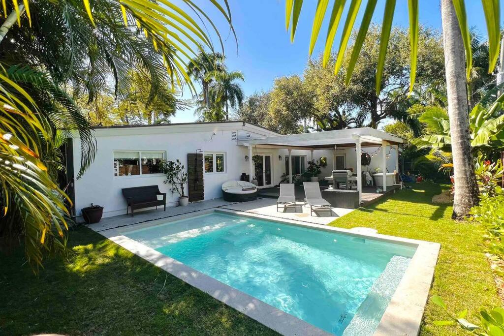 Four-Bedroom House photo 2