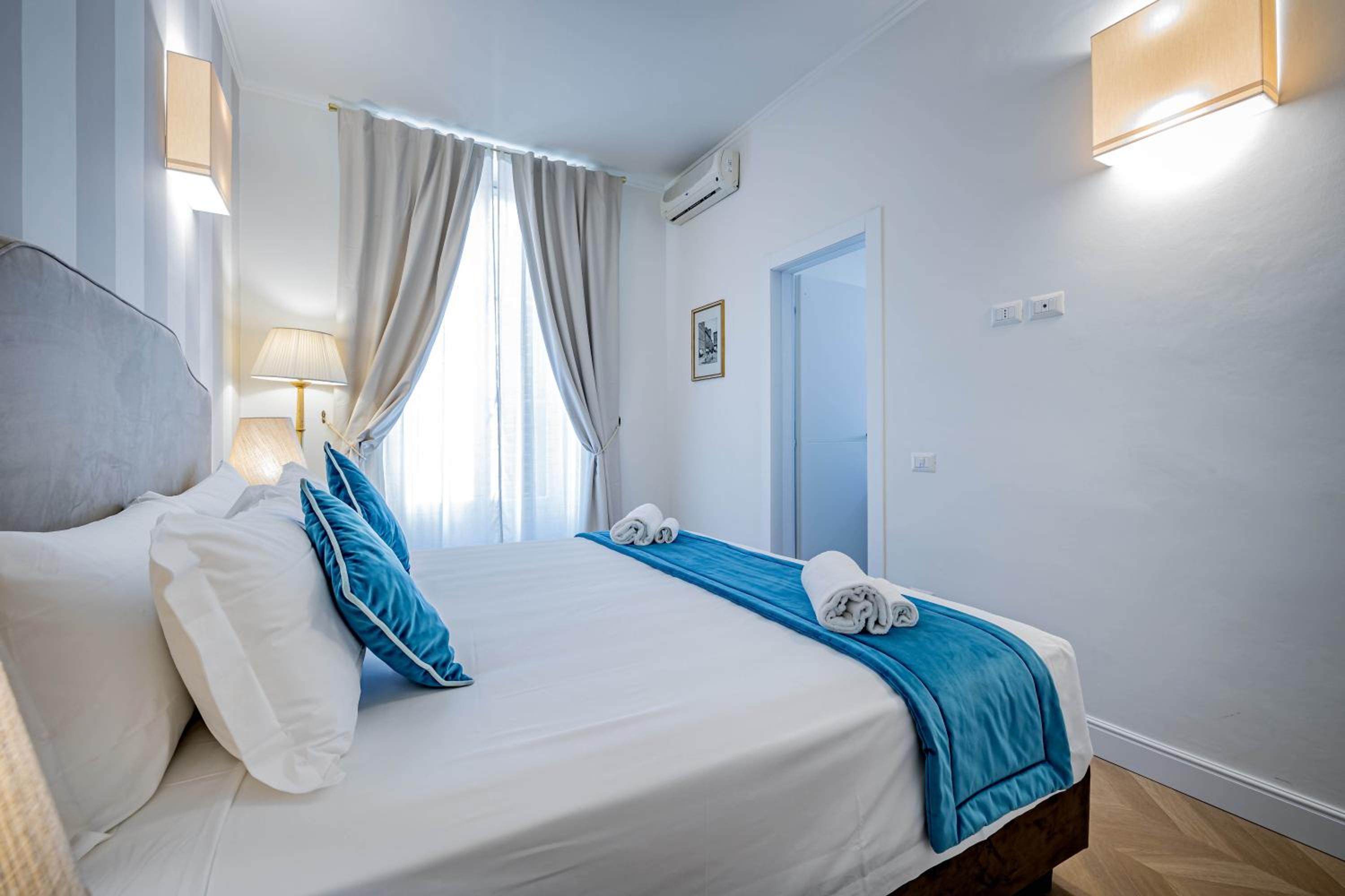 King Room with Balcony photo 3
