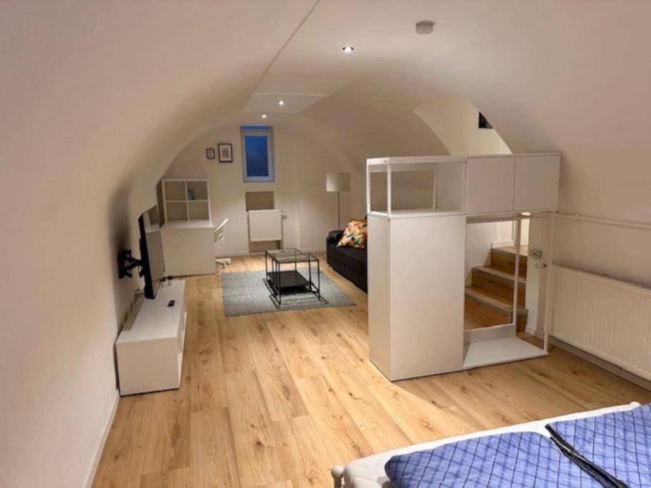 One-Bedroom Apartment photo 2