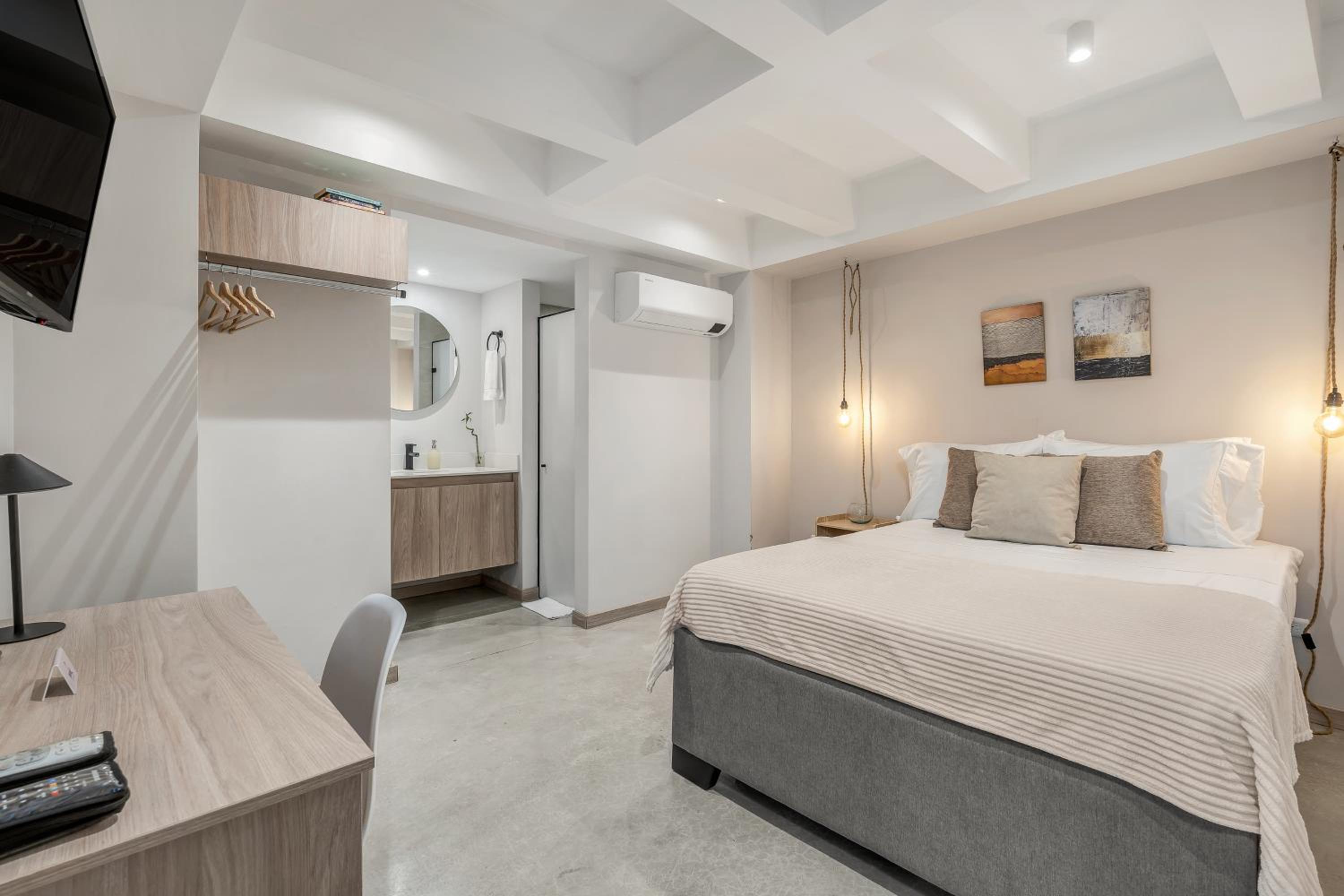 Standard Suite