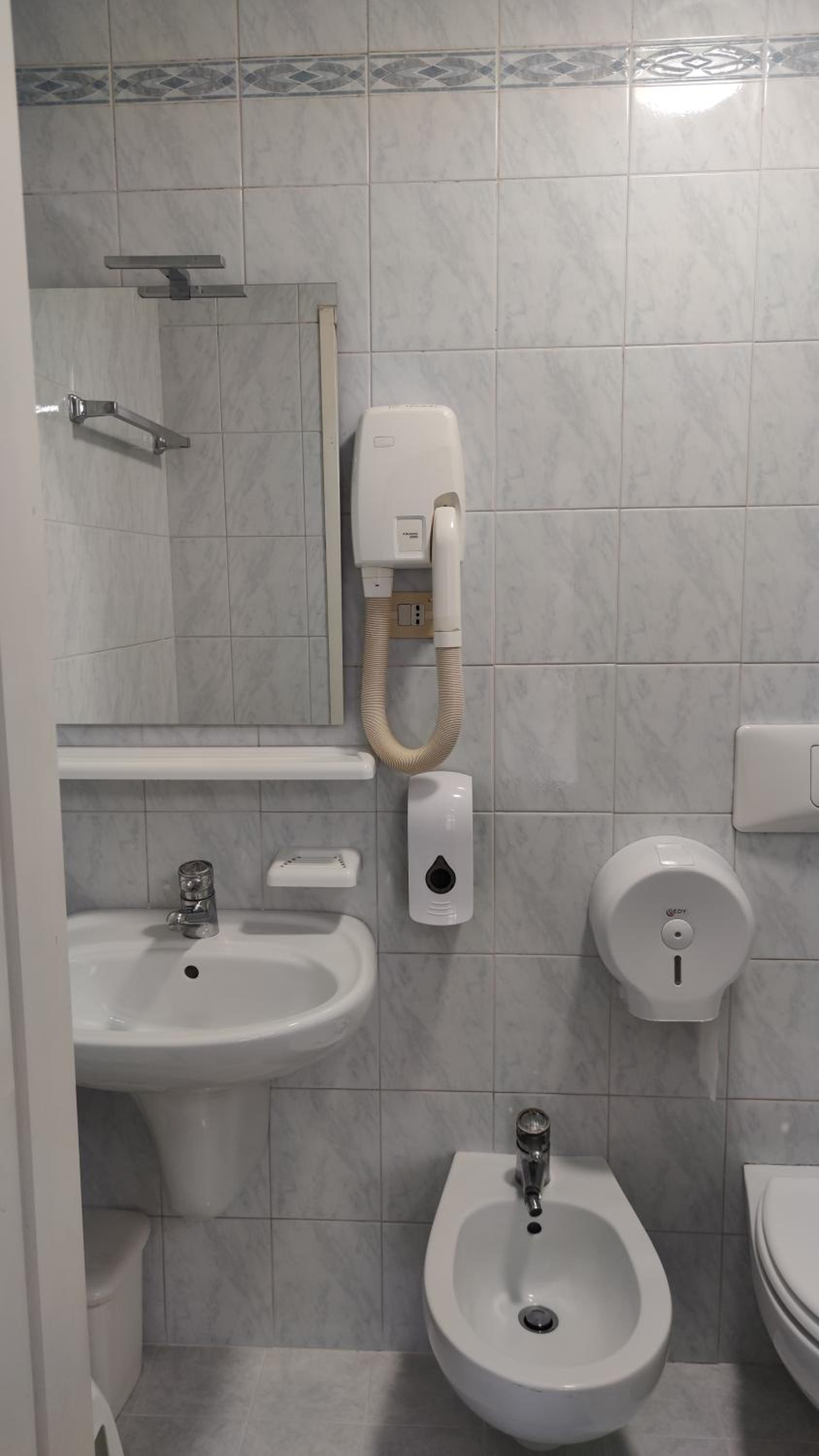 Triple Room with Private Bathroom photo 2