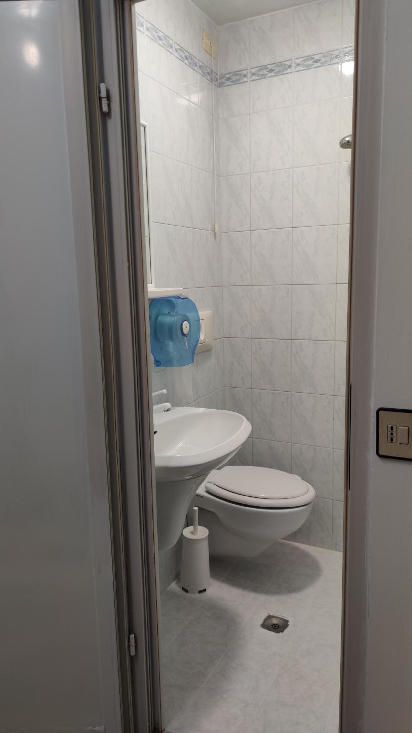 Family Room with Private Bathroom photo 3