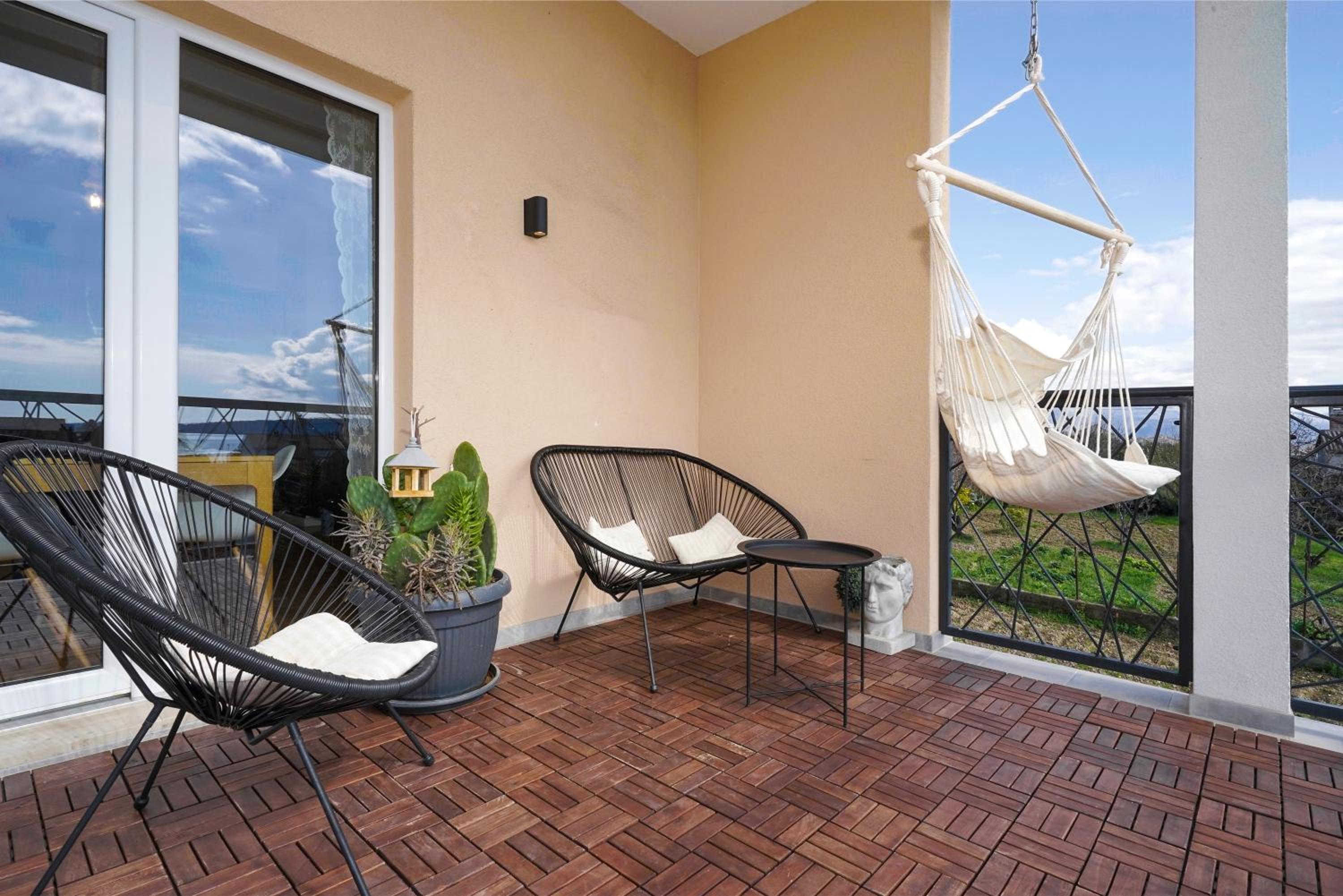 Apartment With Sea View photo 2