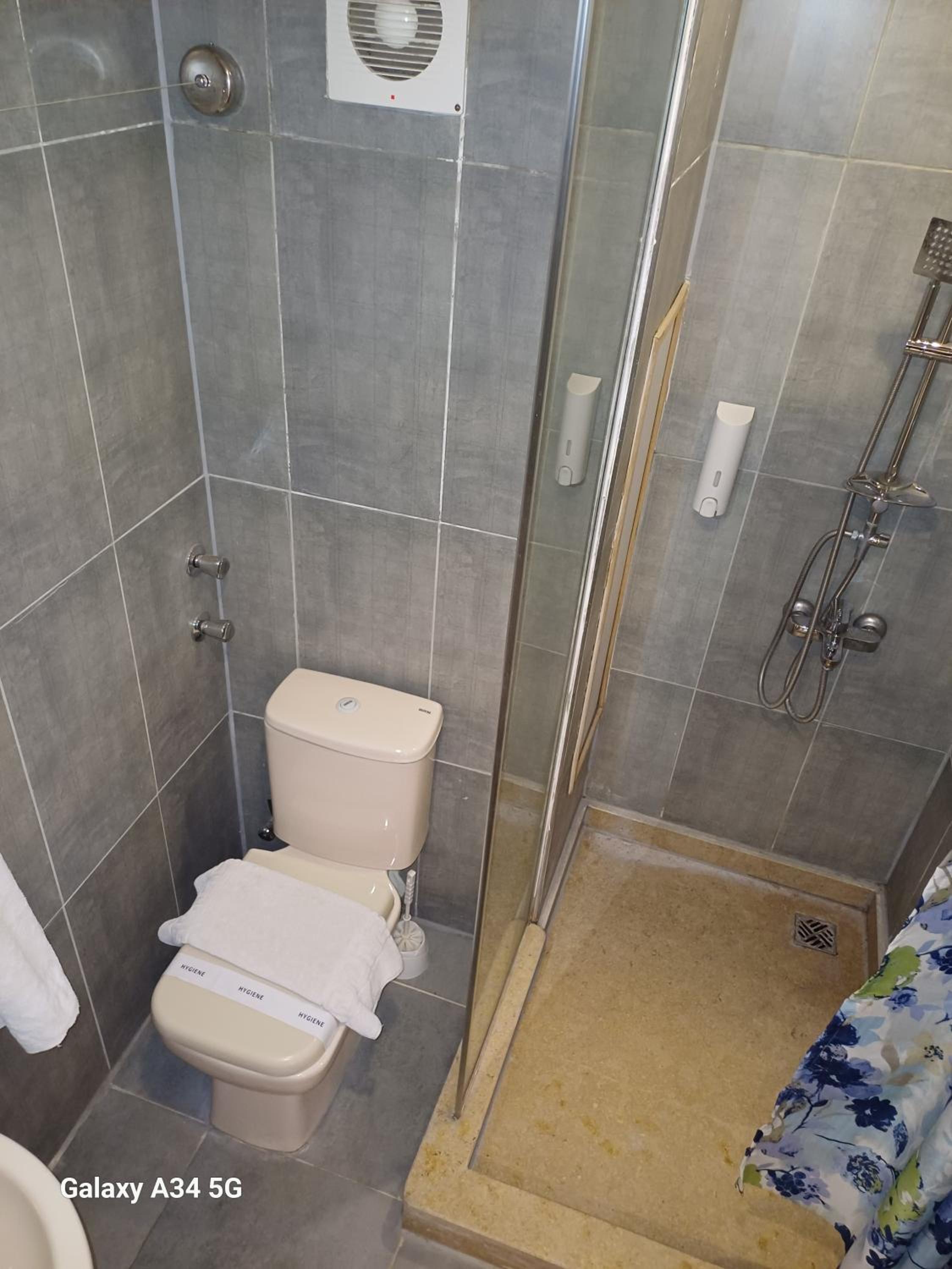 Economy Double Room - Photo 4