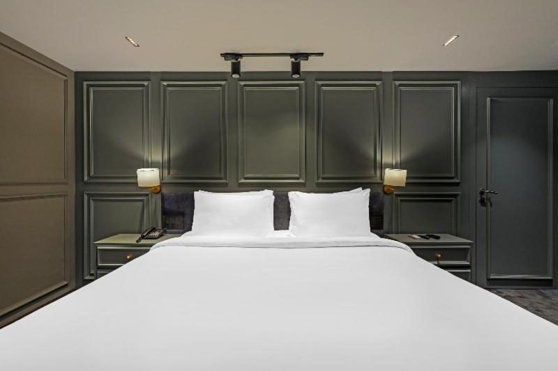 Suite Room (20% Off on Meal Upgrade,20 % Discount on Laundry and Complimentary Welcome Drink on arrival) Suite Room (20% Off on Meal Upgrade,20 % Discount on Laundry and Complimentary Welcome Drink on arrival)