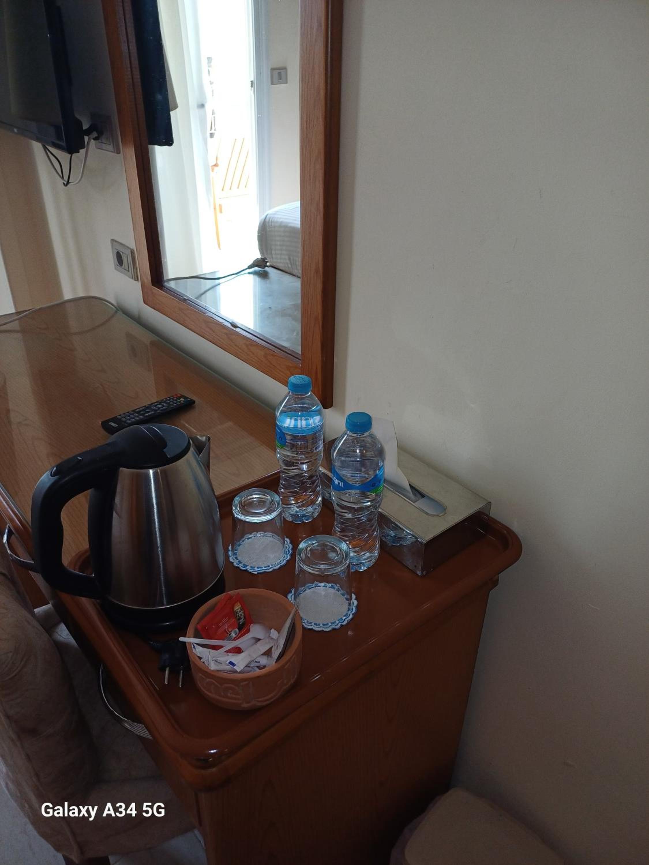 Economy Double Room - Photo 11