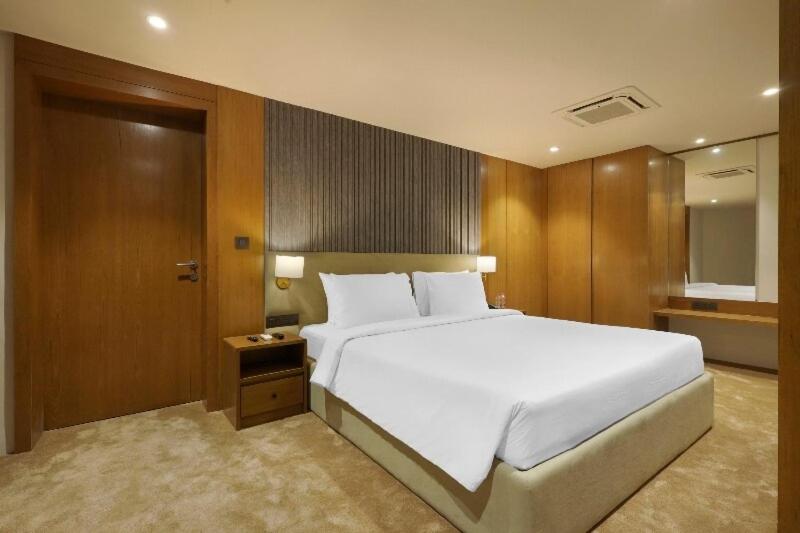 Suite Room (20% Off on Meal Upgrade,20 % Discount on Laundry and Complimentary Welcome Drink on arrival) Suite Room (20% Off on Meal Upgrade,20 % Discount on Laundry and Complimentary Welcome Drink on arrival)