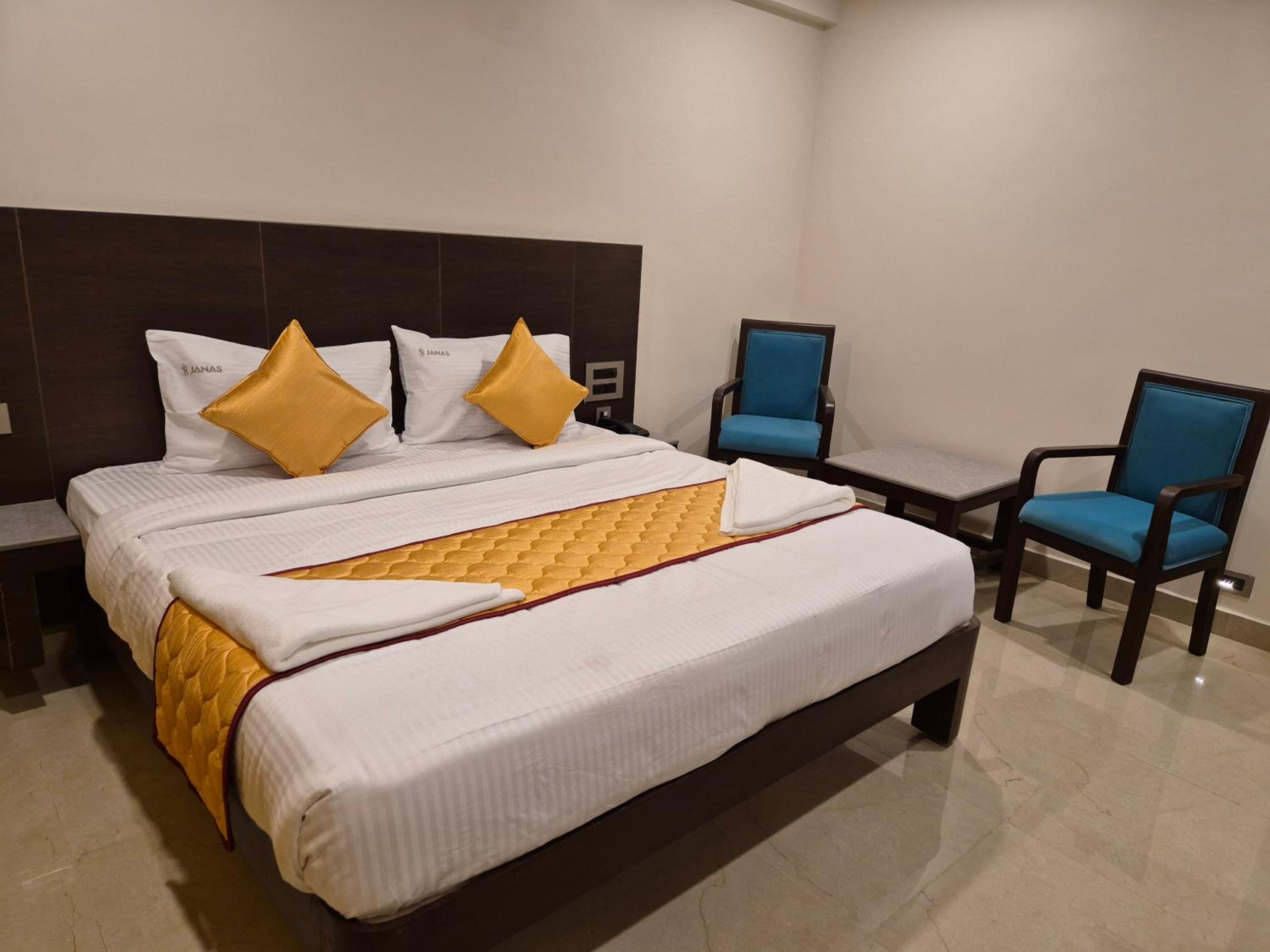 Superior King Room - Photo 2