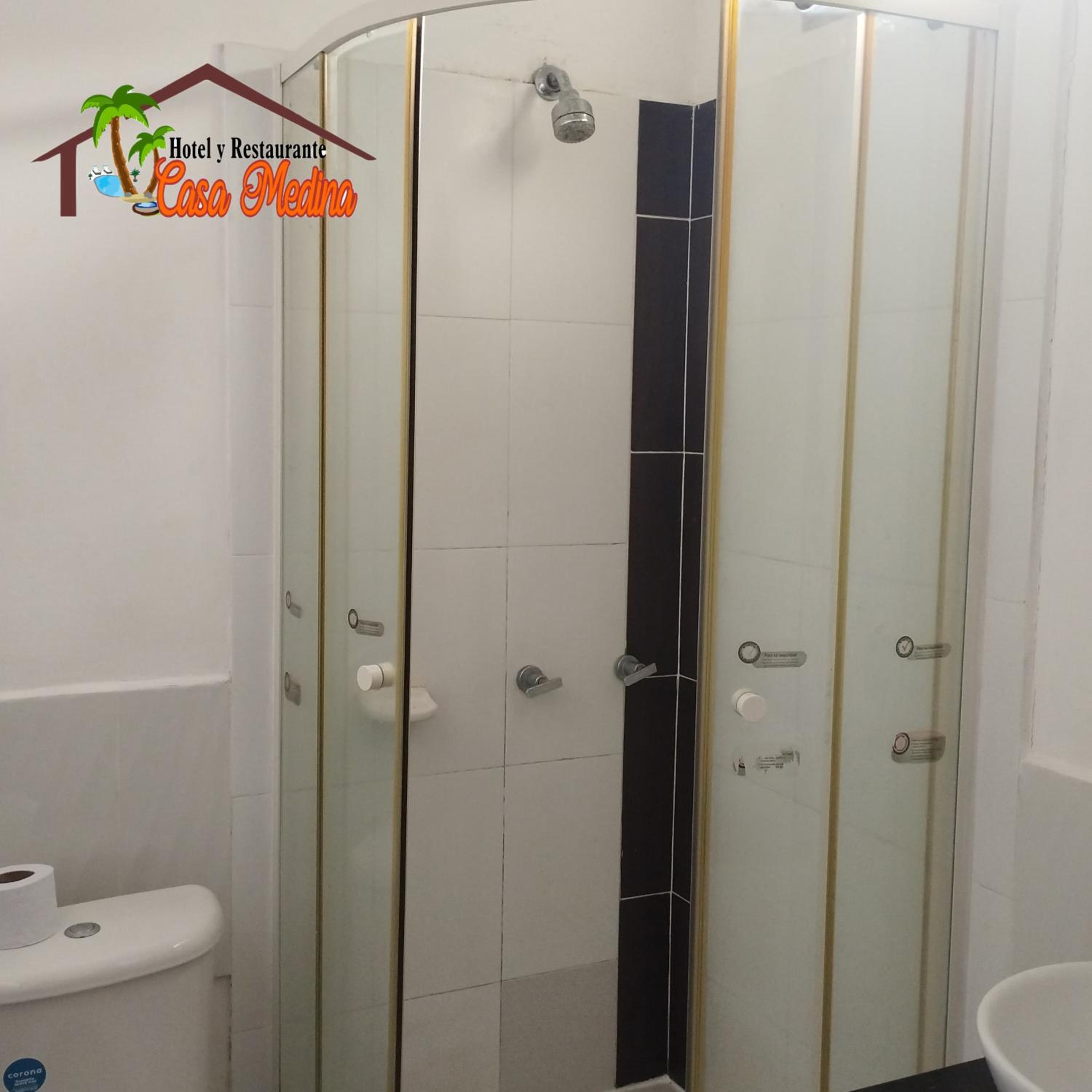 Family Room with Private Bathroom photo 2