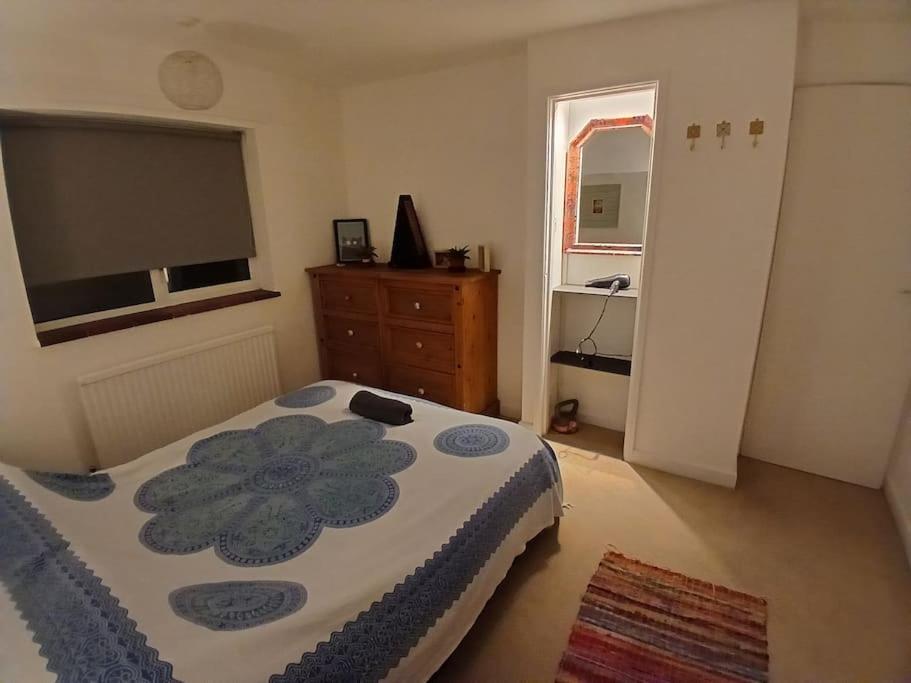 Three-Bedroom House photo 2
