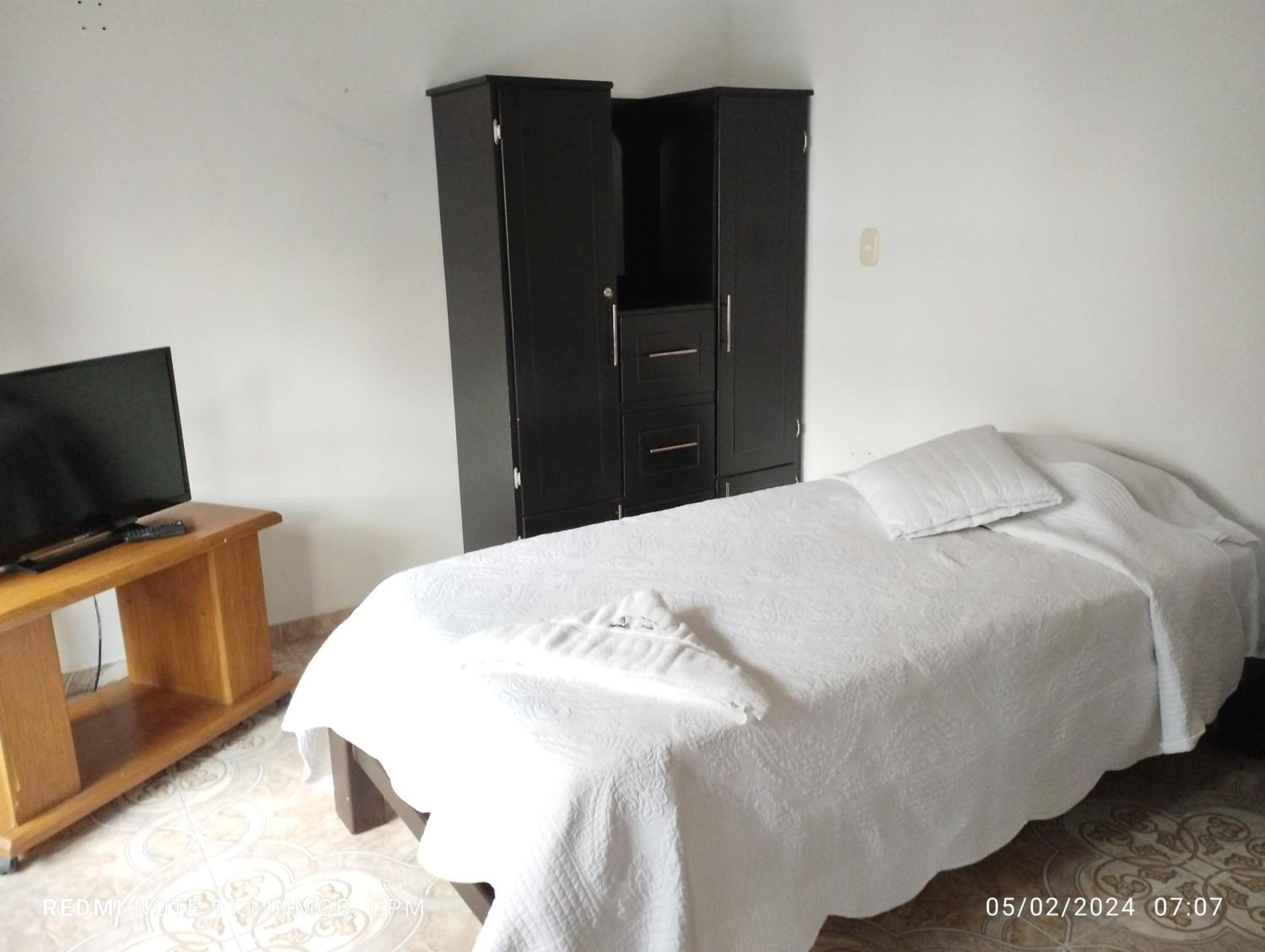 Single Room with Private Bathroom photo 1