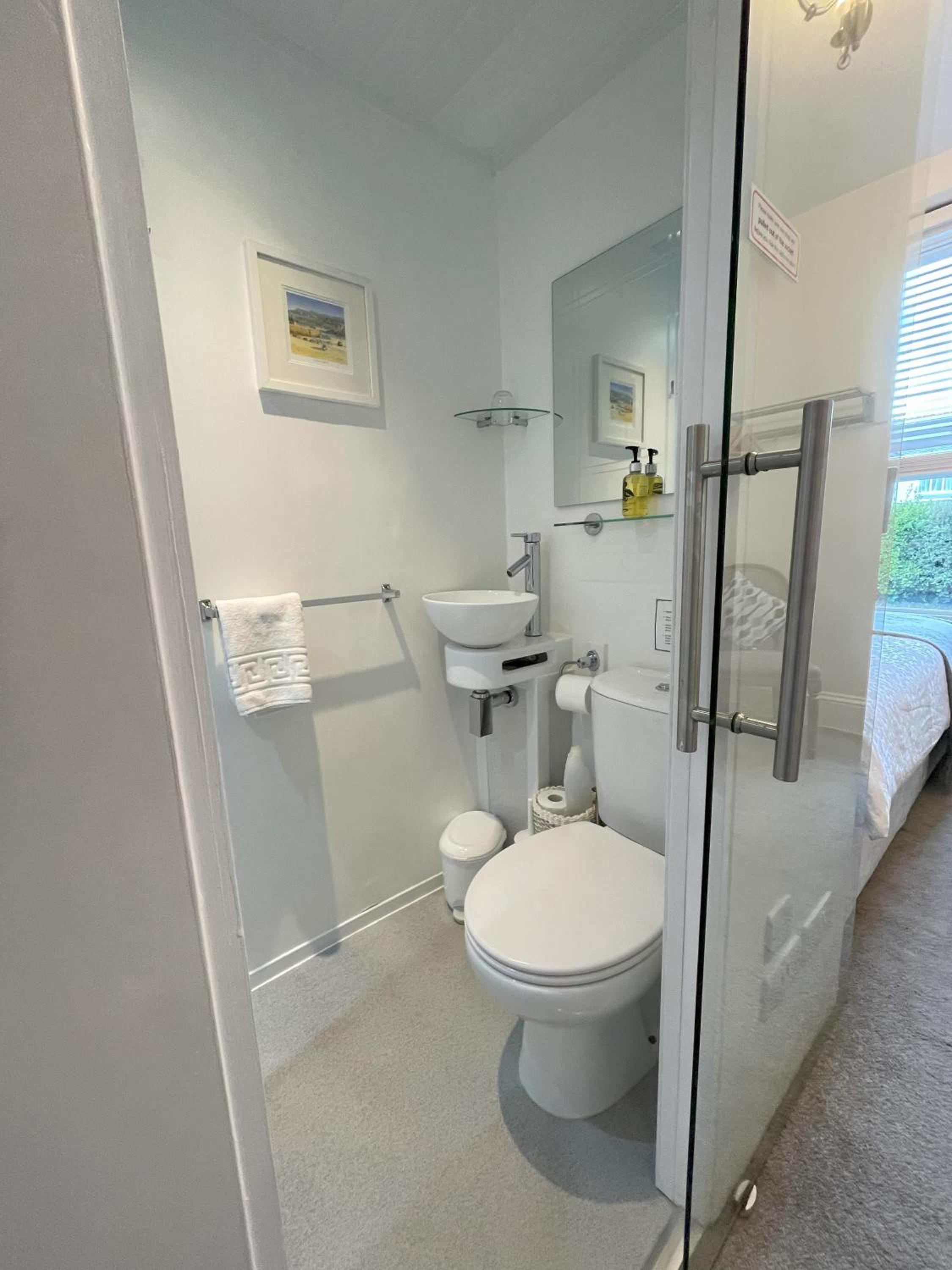 Single Room photo 2