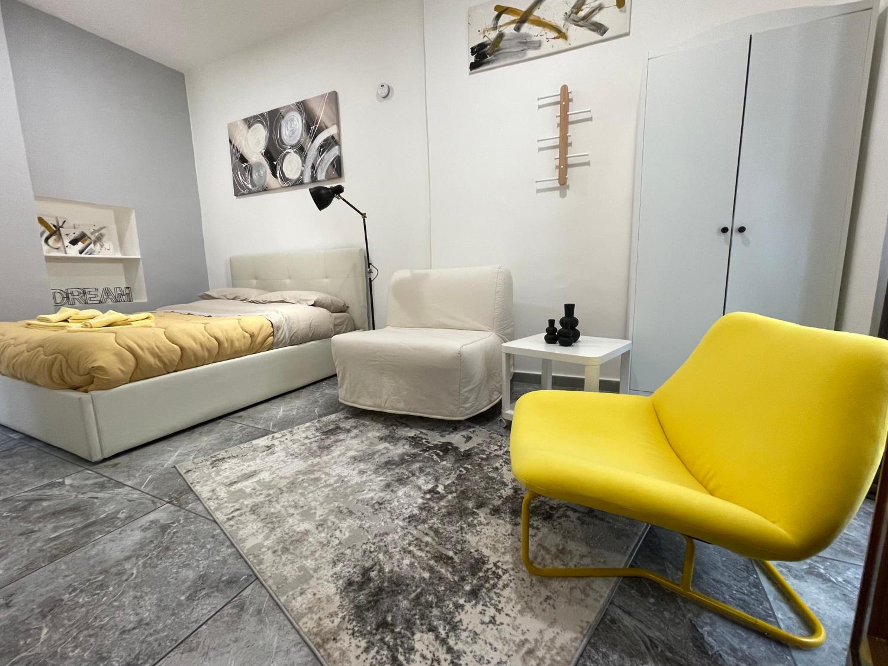 One-Bedroom Apartment