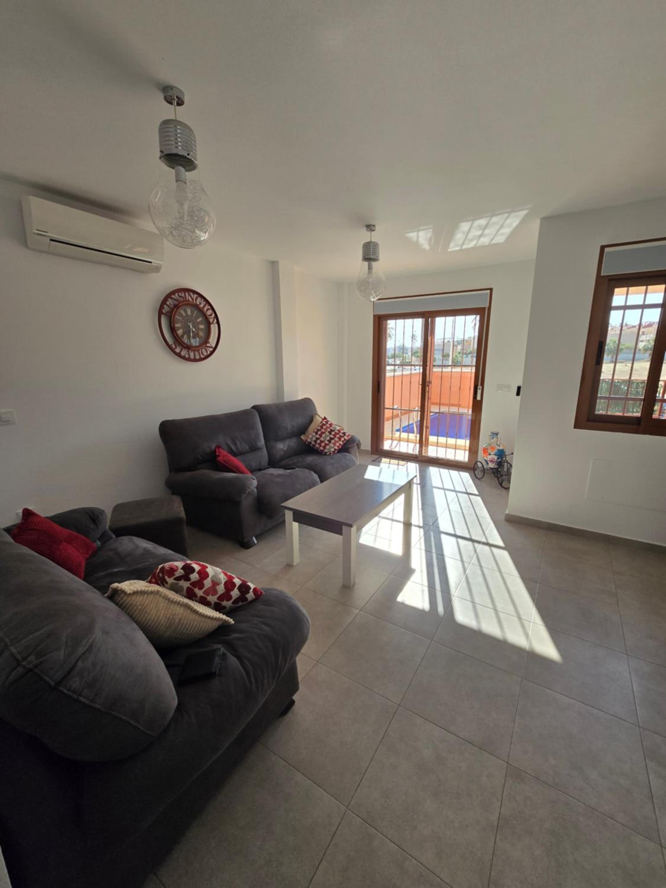 Villa de Tres Habitaciones