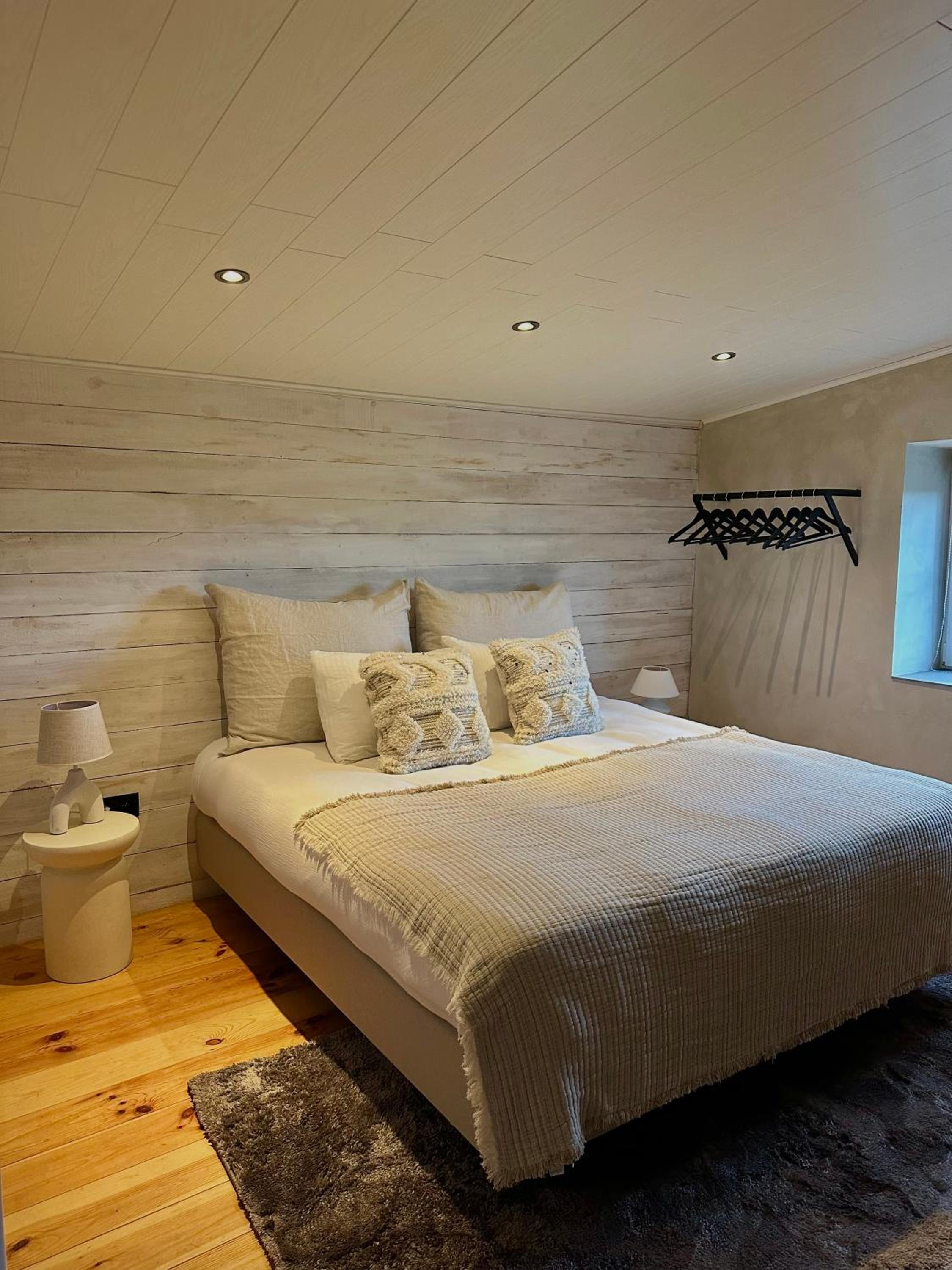 One-Bedroom House photo 1