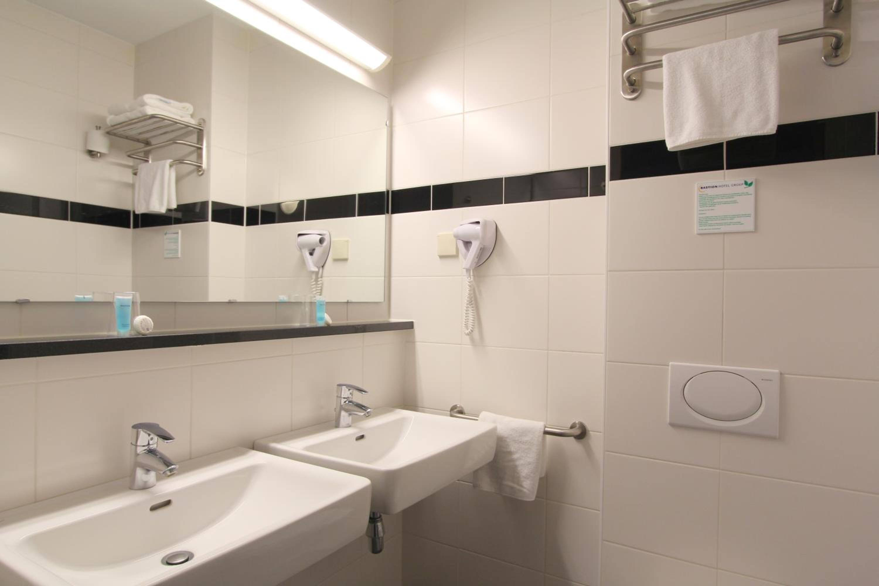 Deluxe Twin Room - Photo 2