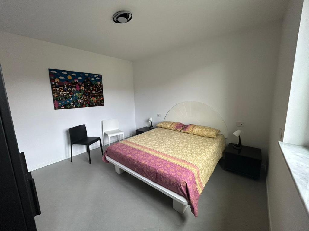 Three-Bedroom Apartment photo 2