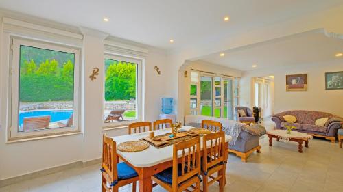 Villa with Private Pool photo 1