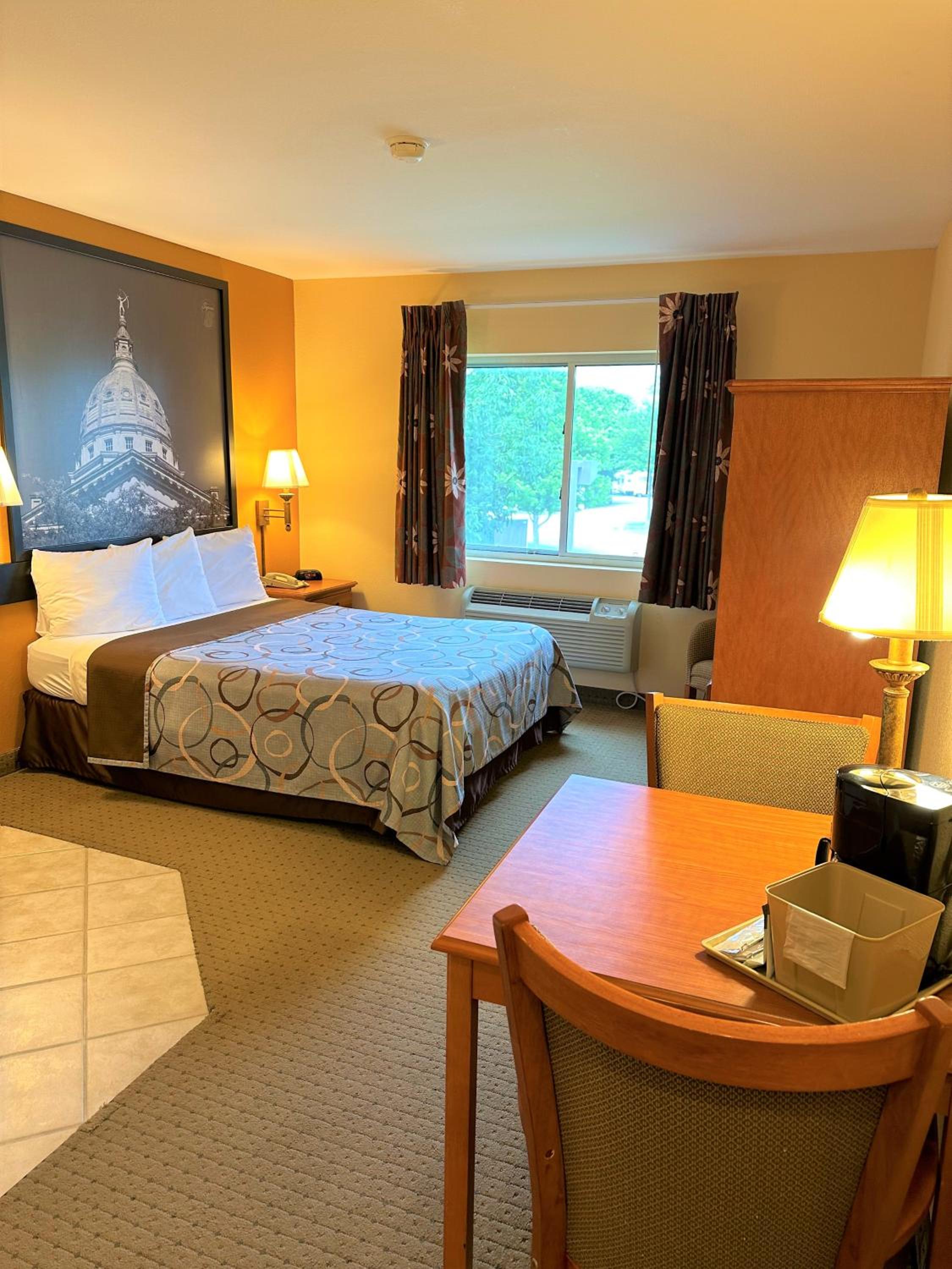 Queen Room - Non-Smoking - Photo 3
