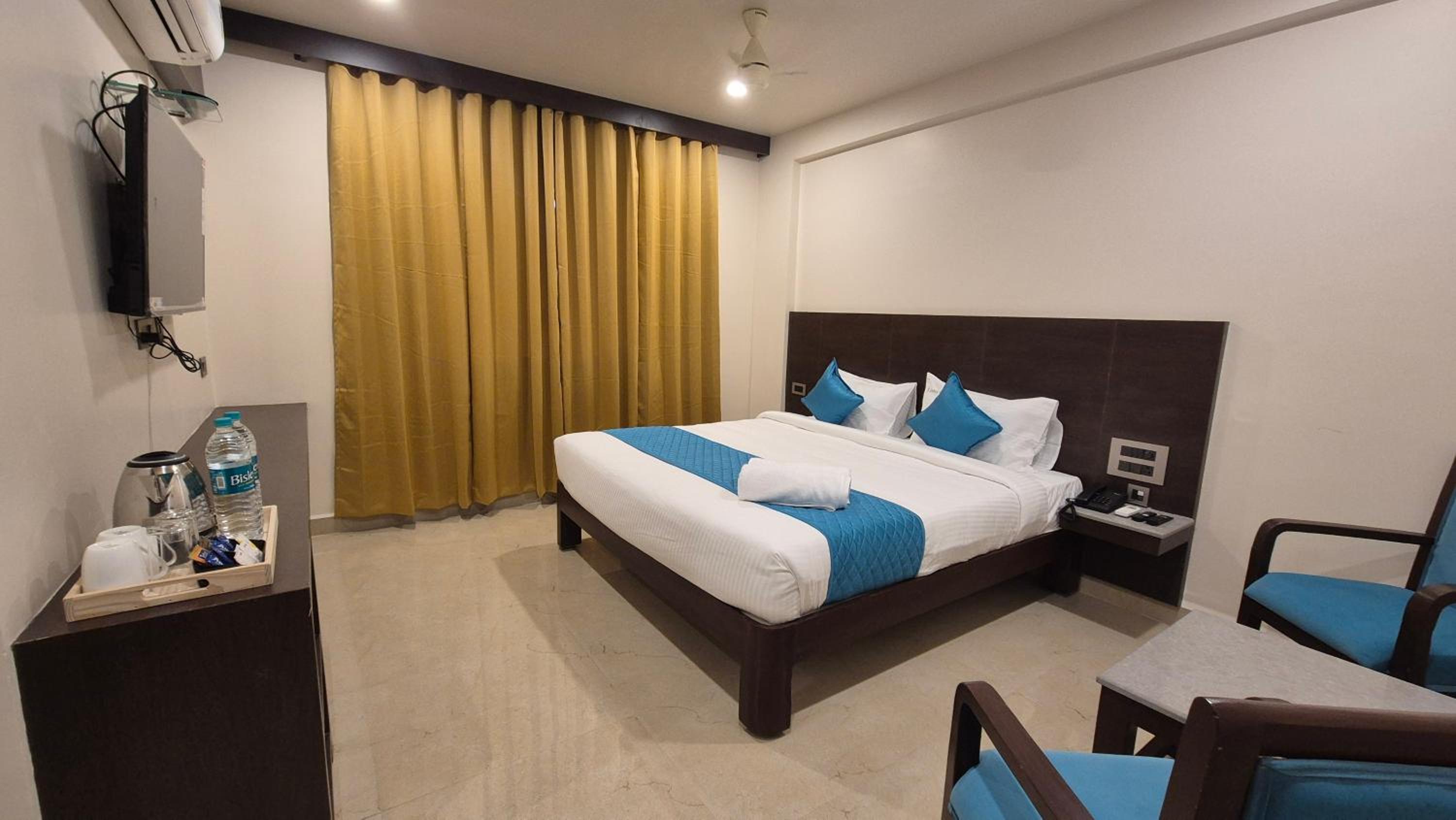 Superior King Room - Photo 15
